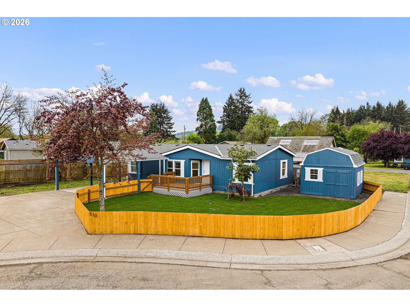 Listing photo 1 of 6