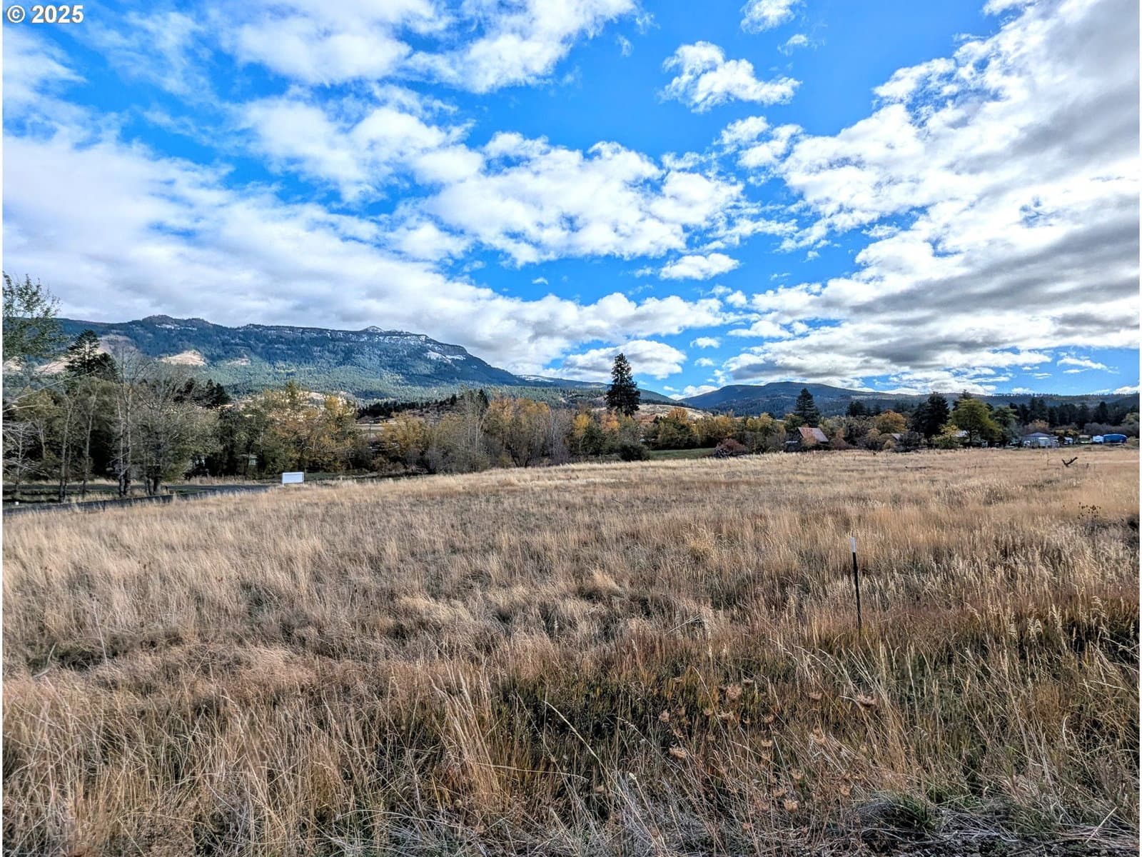 Listing photo 1 of 3