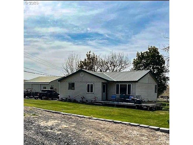 Listing photo 1 of 6