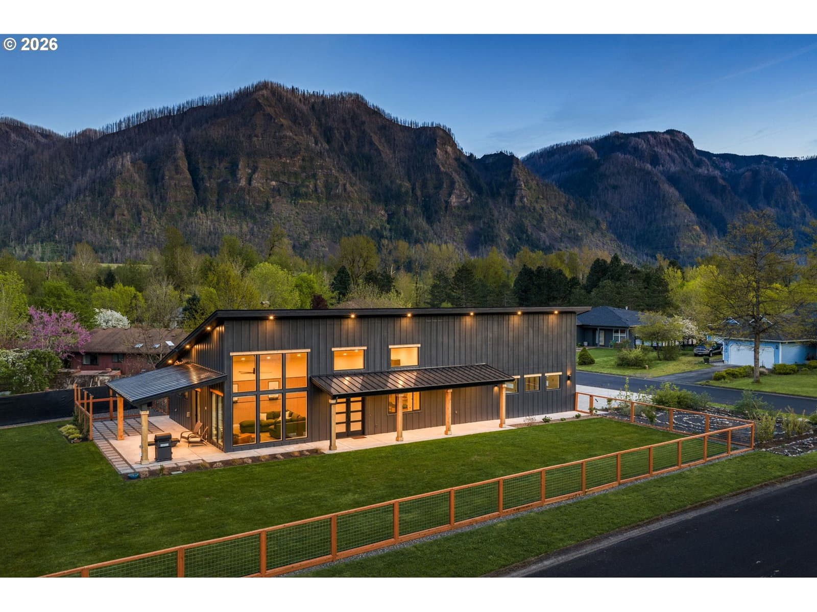 Listing photo 1 of 6