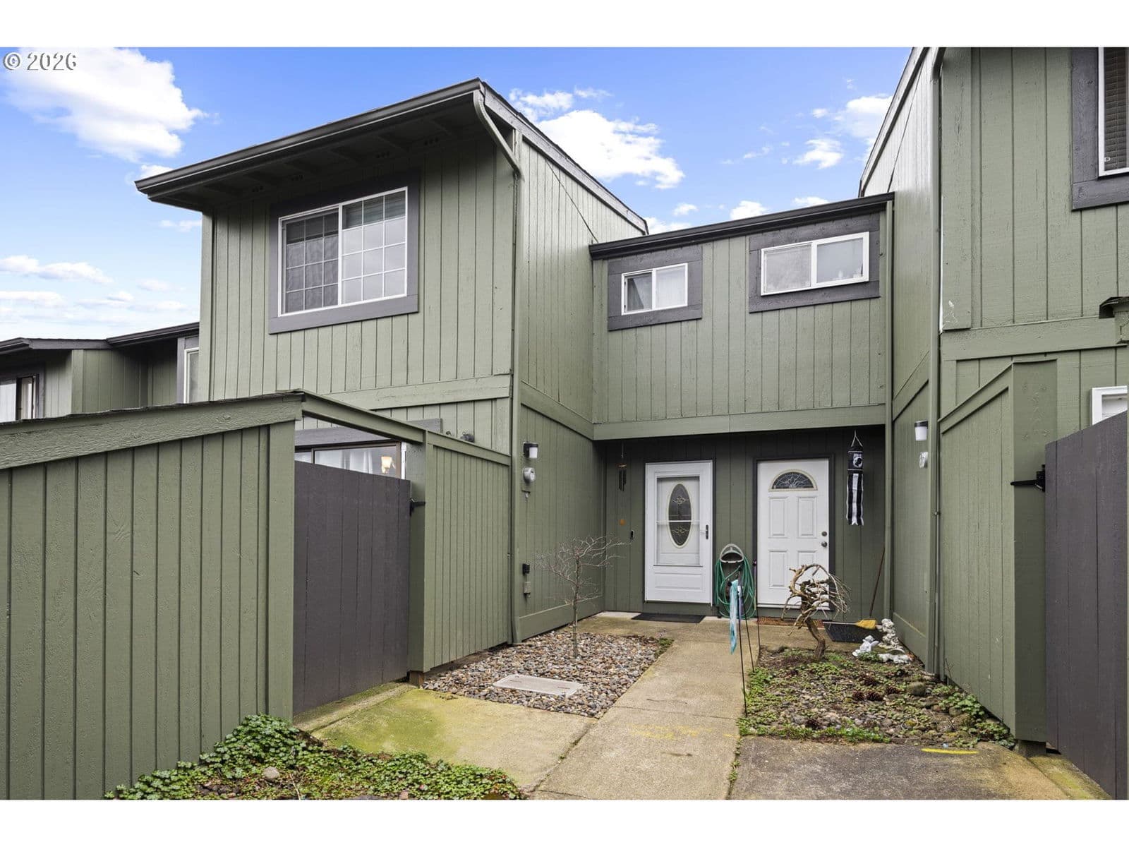 Listing photo 1 of 6