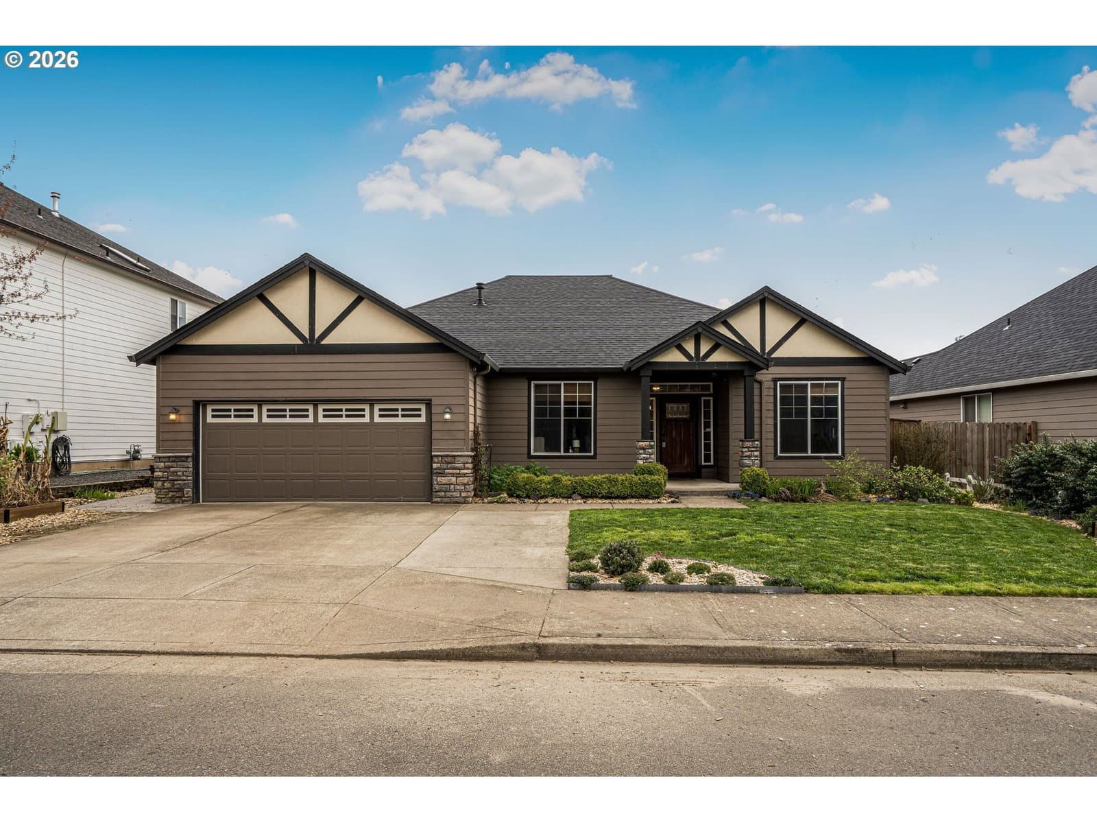 Listing photo 1 of 6