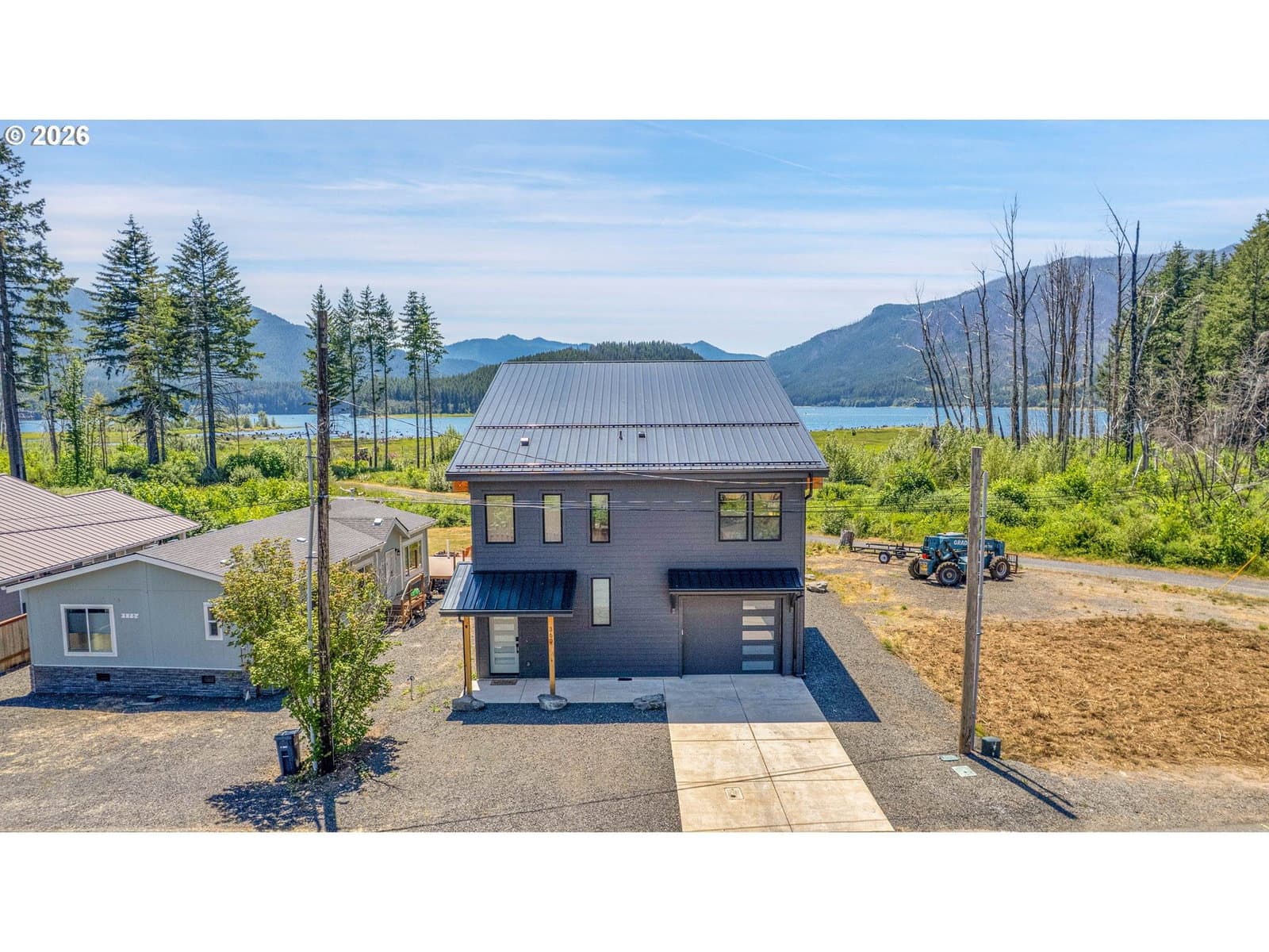 Listing photo 1 of 6