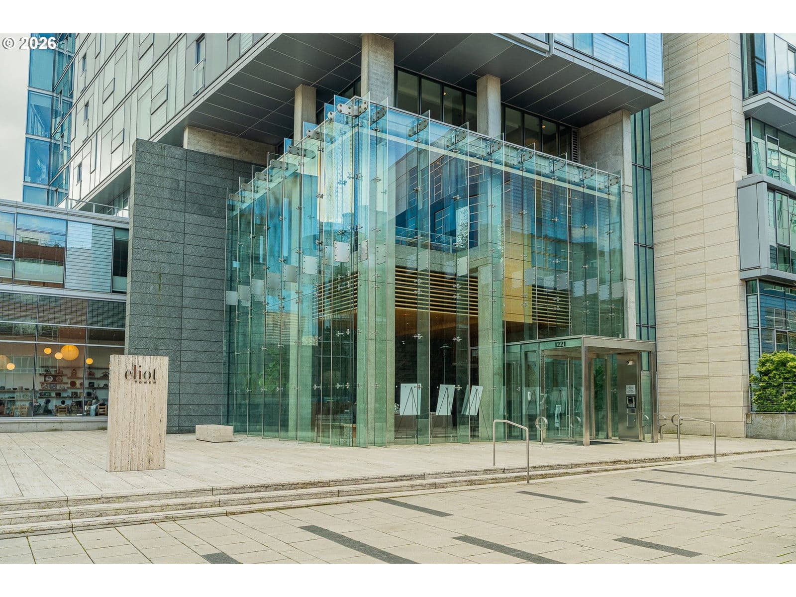 Listing photo 1 of 6