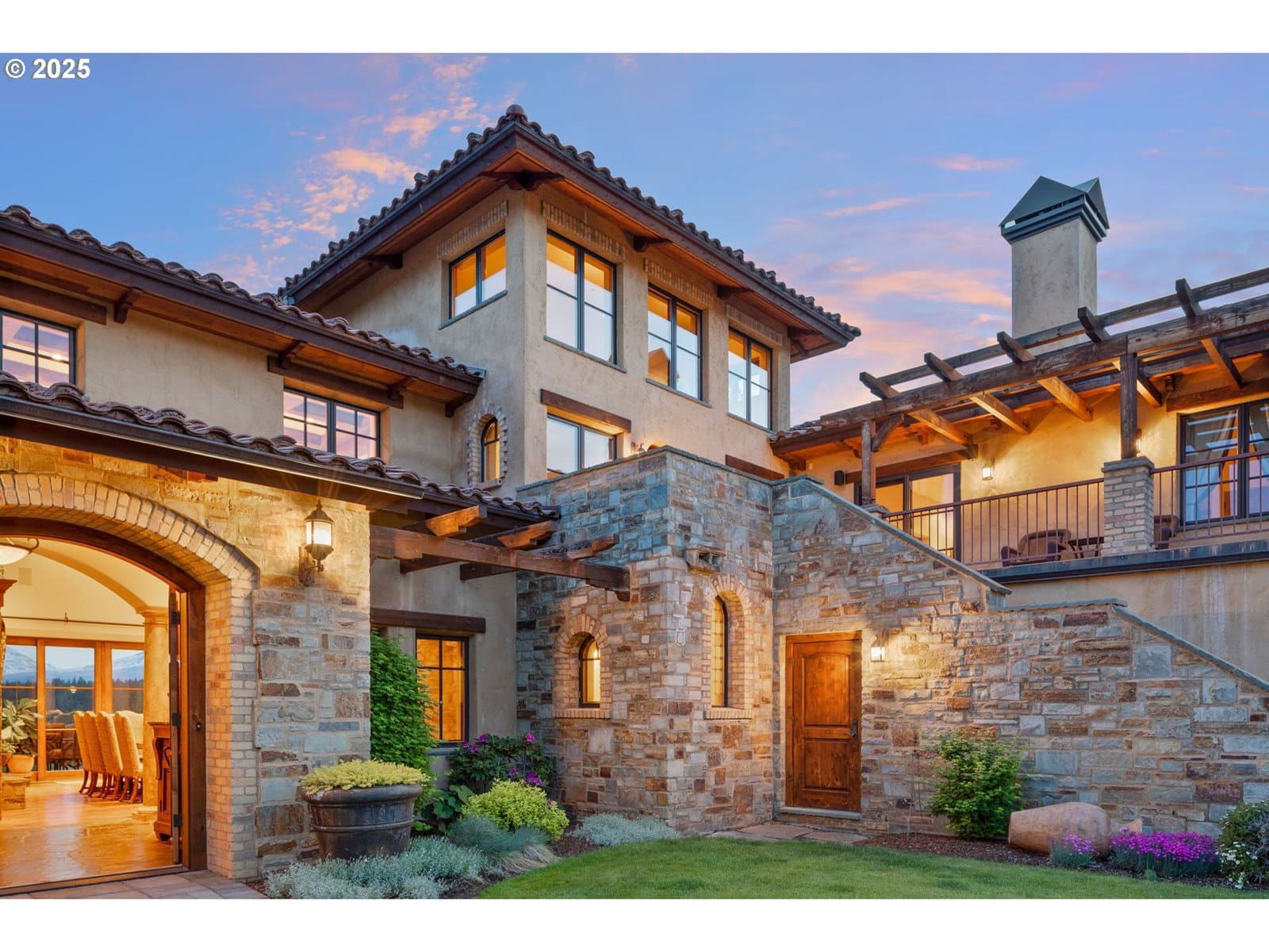 Listing photo 1 of 6