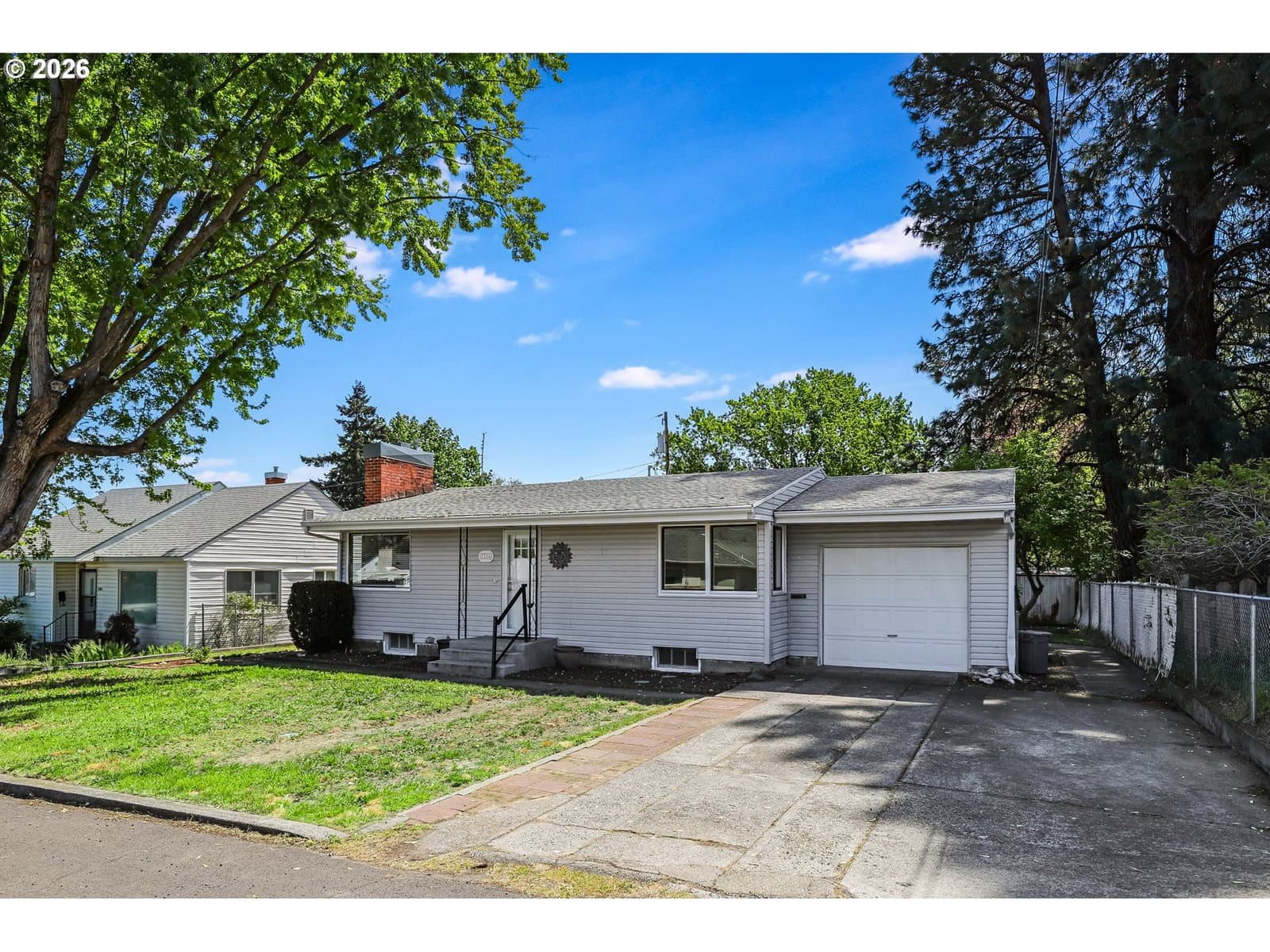 Listing photo 1 of 6