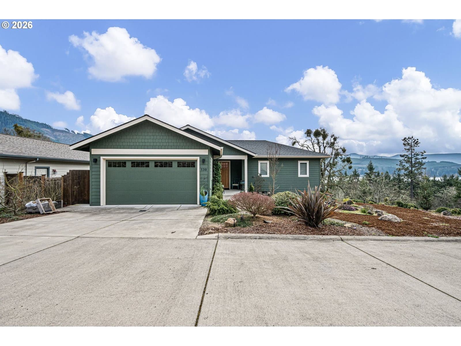 Listing photo 1 of 6