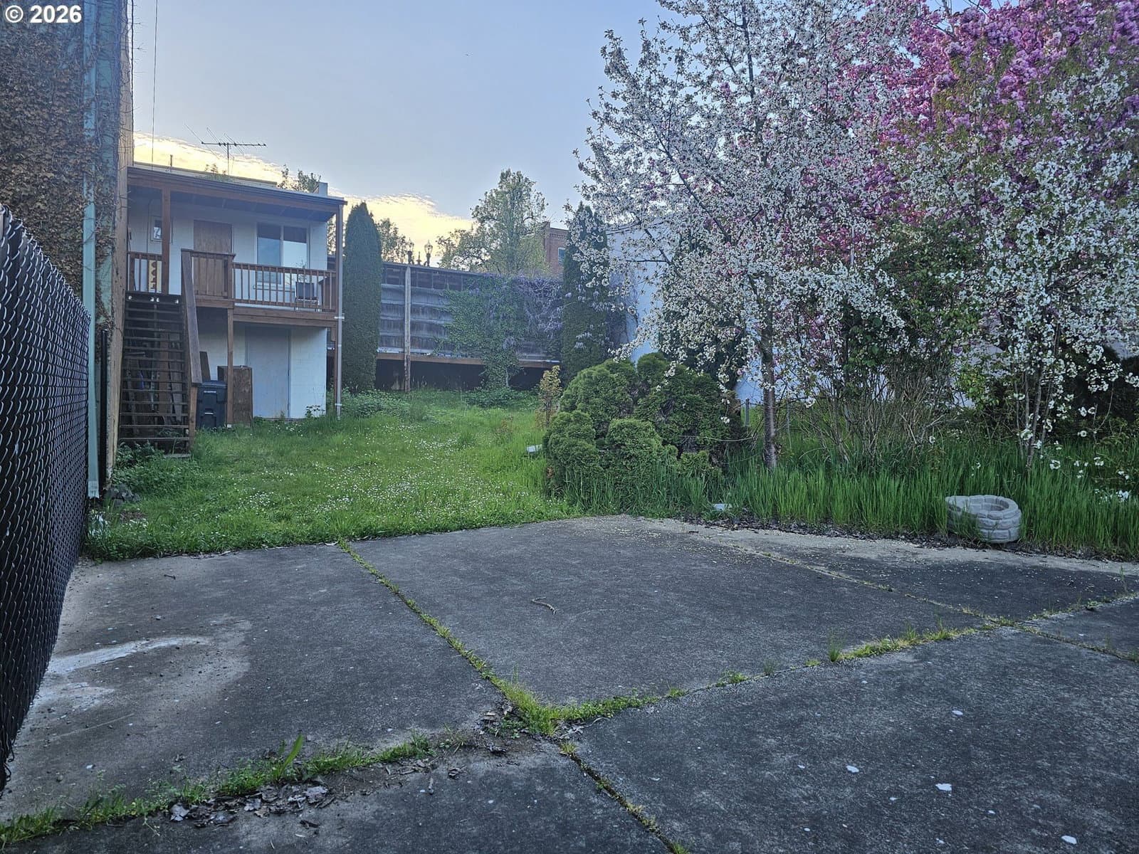 Listing photo 1 of 6