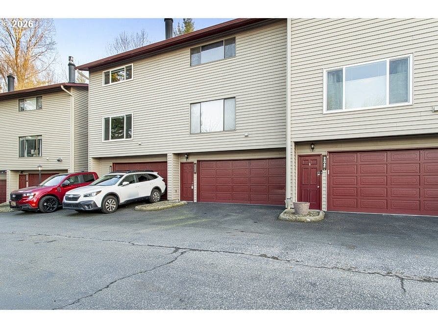 Listing photo 1 of 6