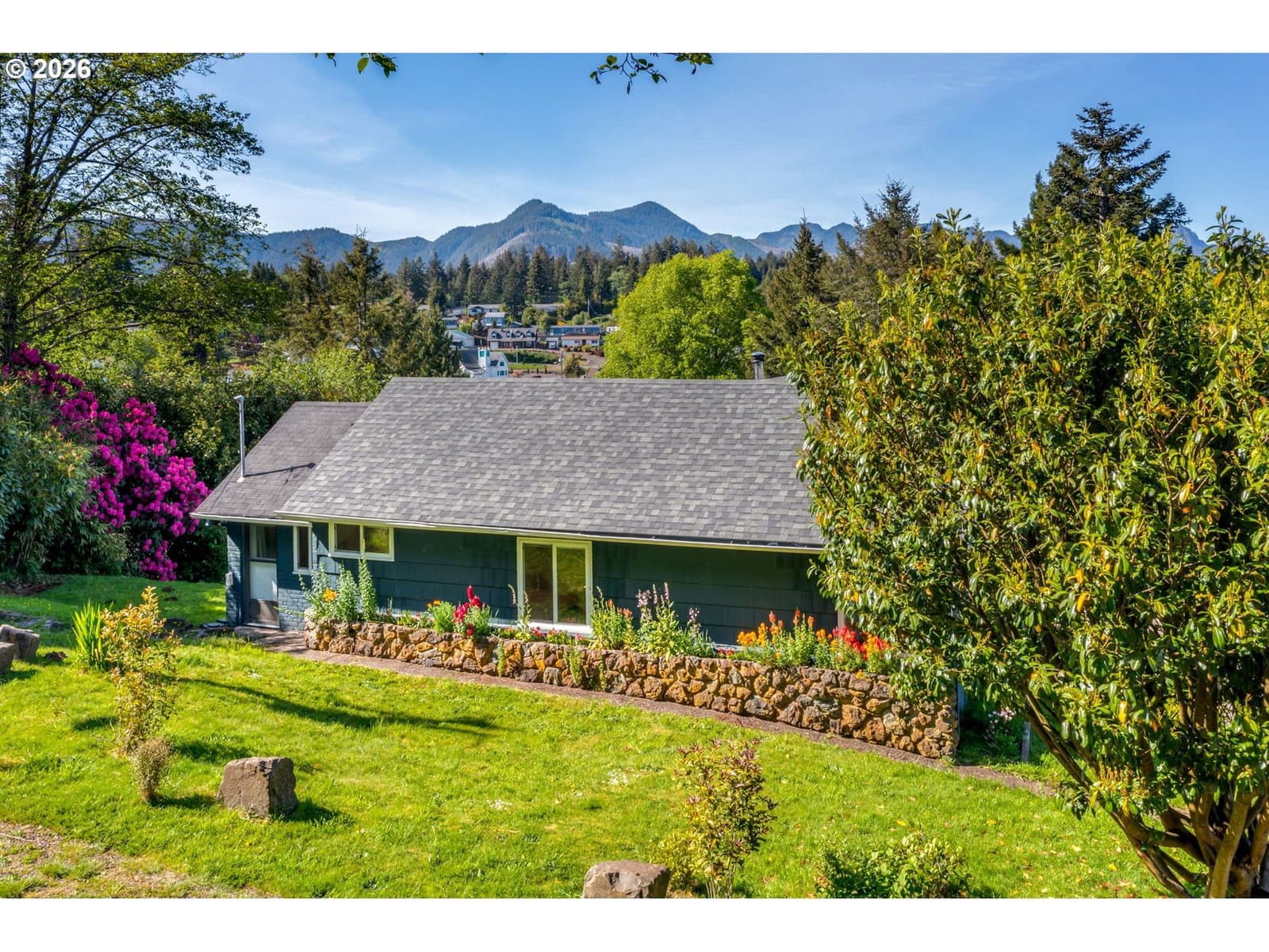 Listing photo 1 of 6