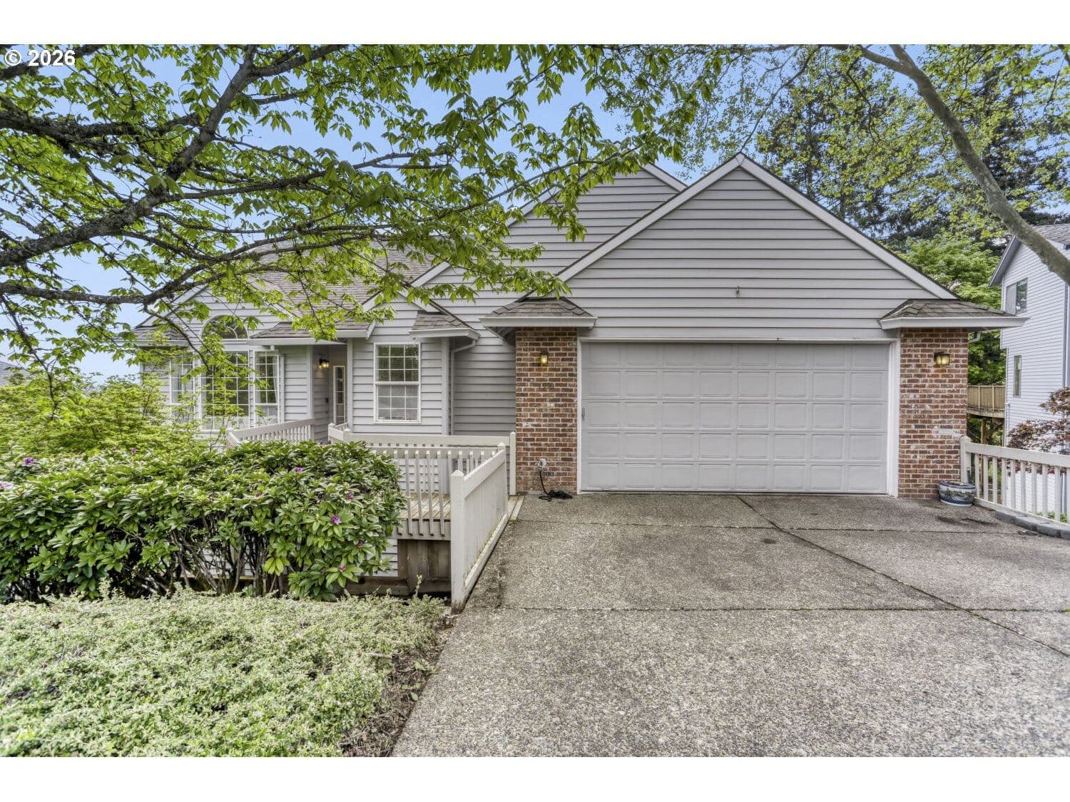 Listing photo 1 of 6