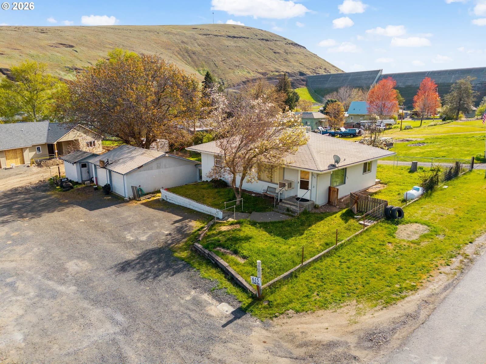 Listing photo 1 of 6