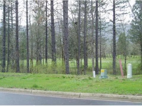 Listing photo 1 of 2