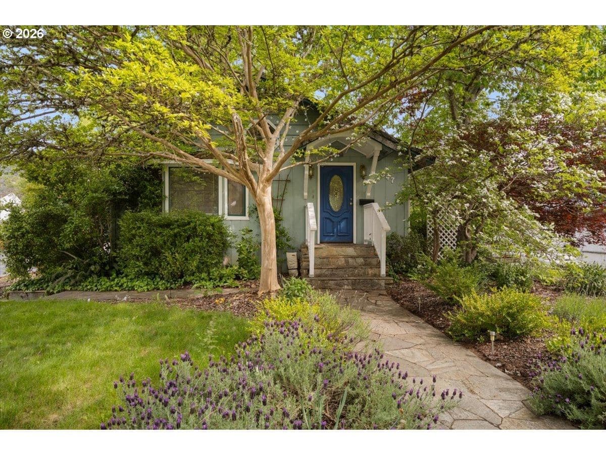 Listing photo 1 of 6