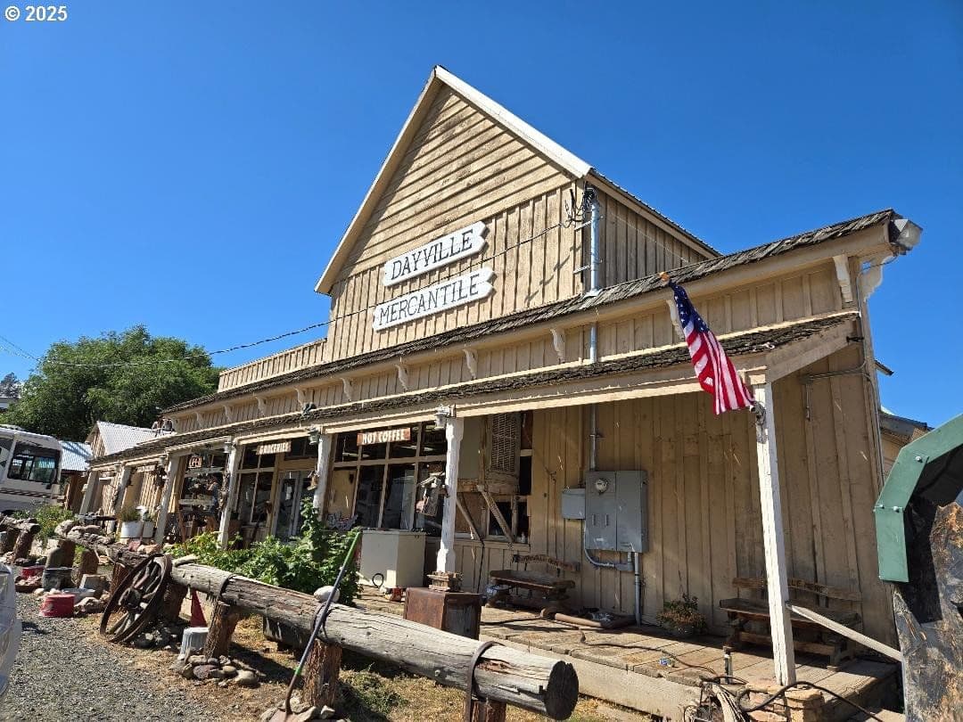 Listing photo 1 of 6