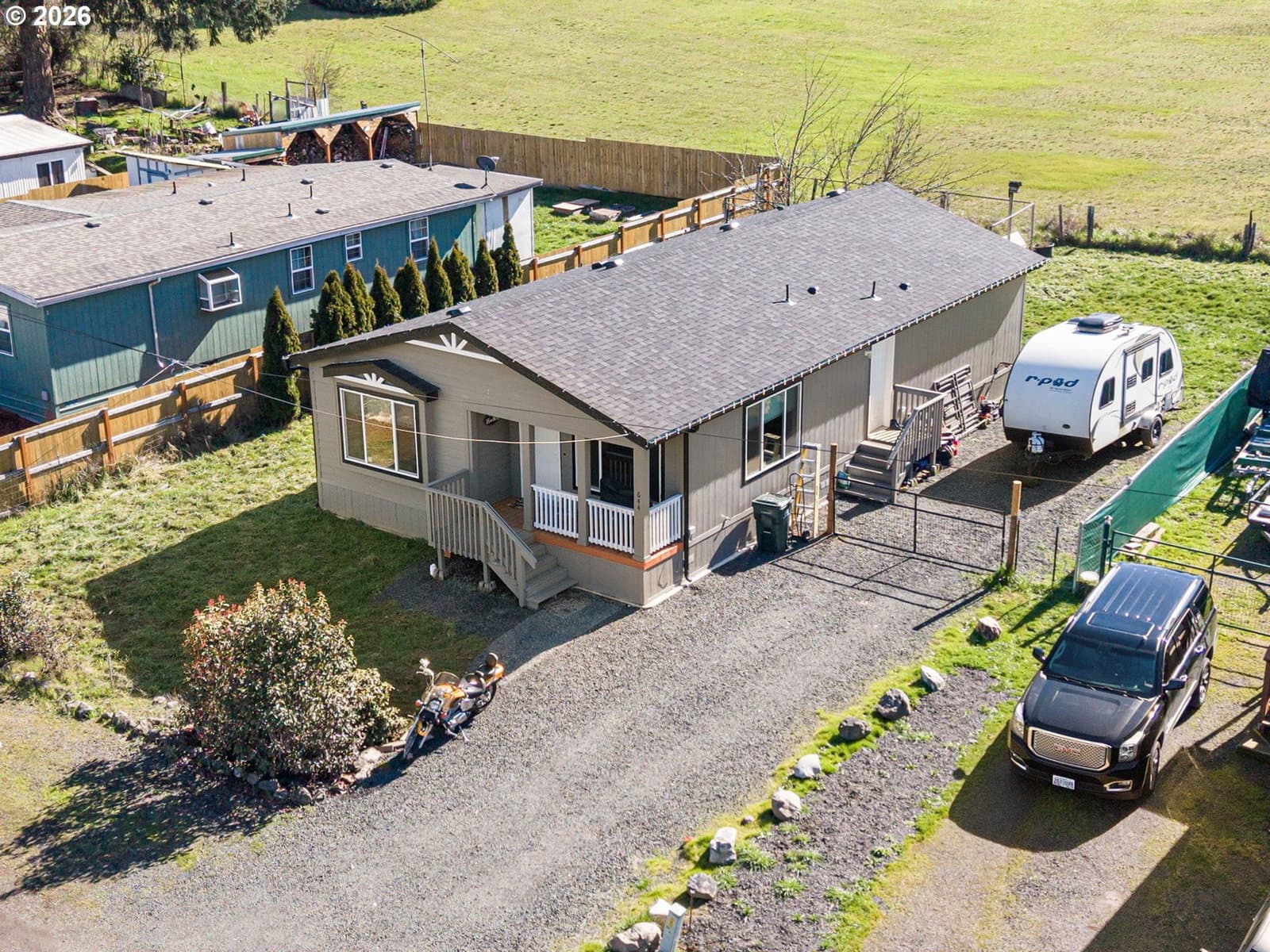 Listing photo 1 of 6