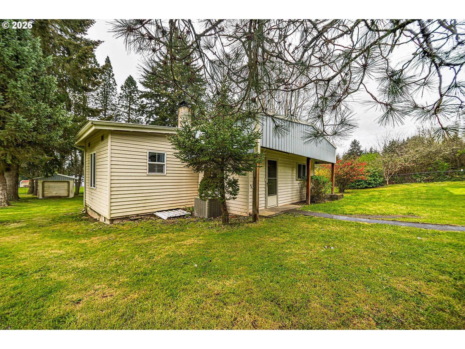 Listing photo 1 of 6