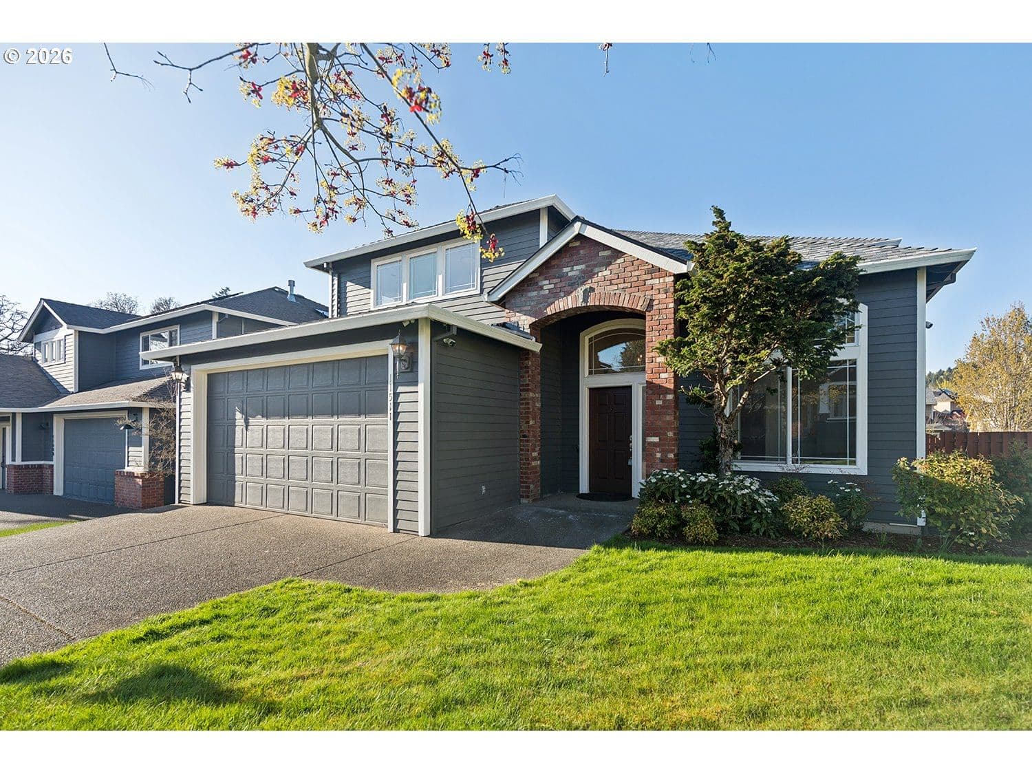 Listing photo 1 of 6