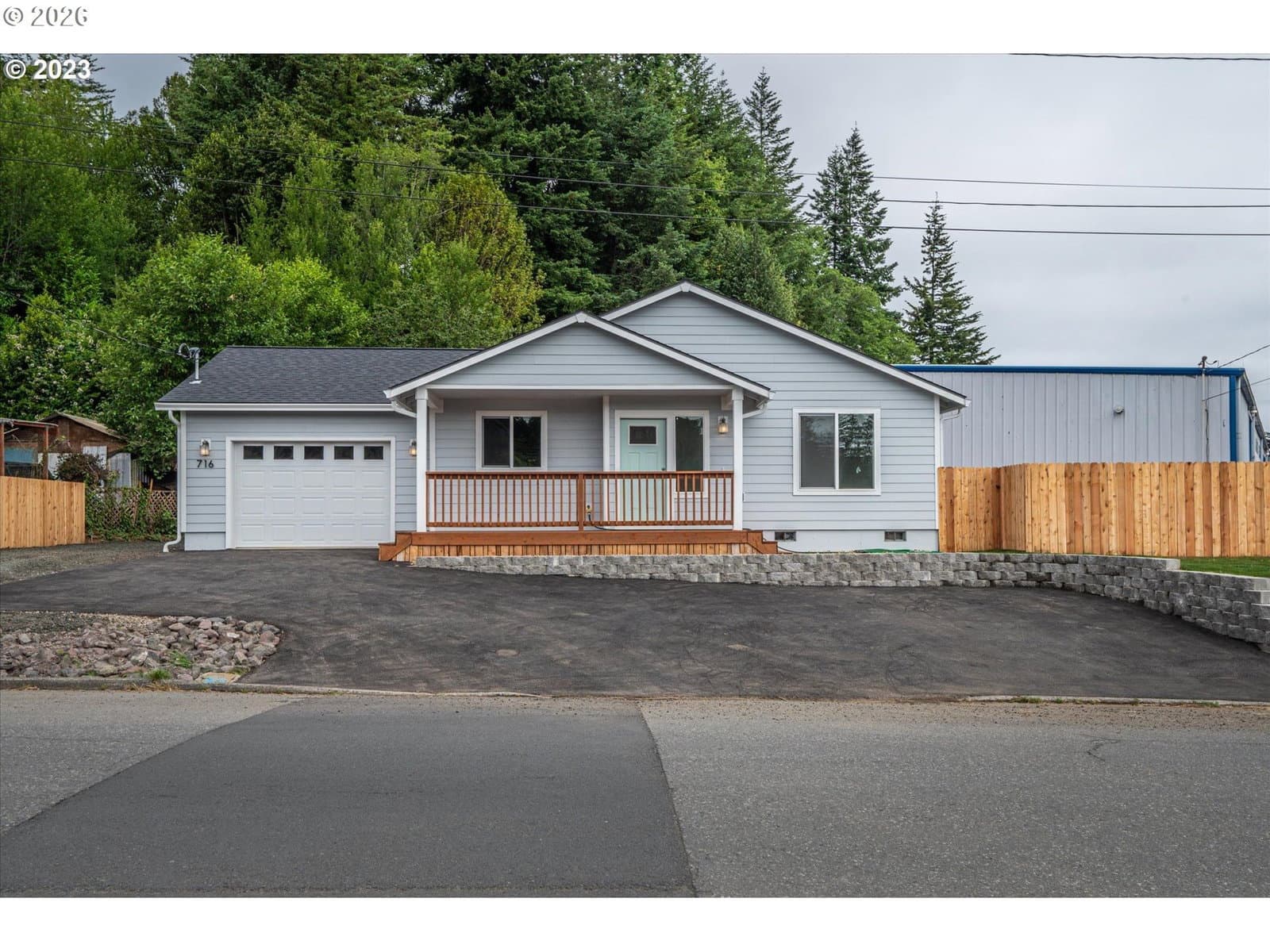 Listing photo 1 of 6