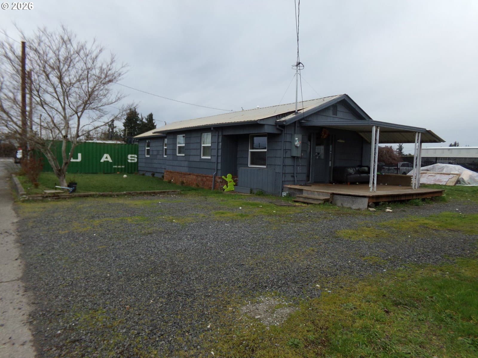 Listing photo 1 of 6