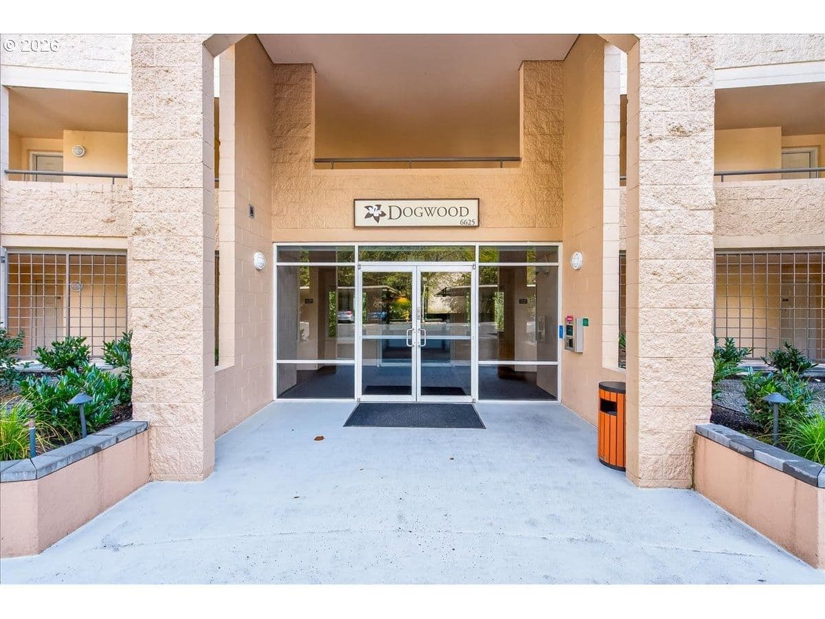 Listing photo 1 of 6