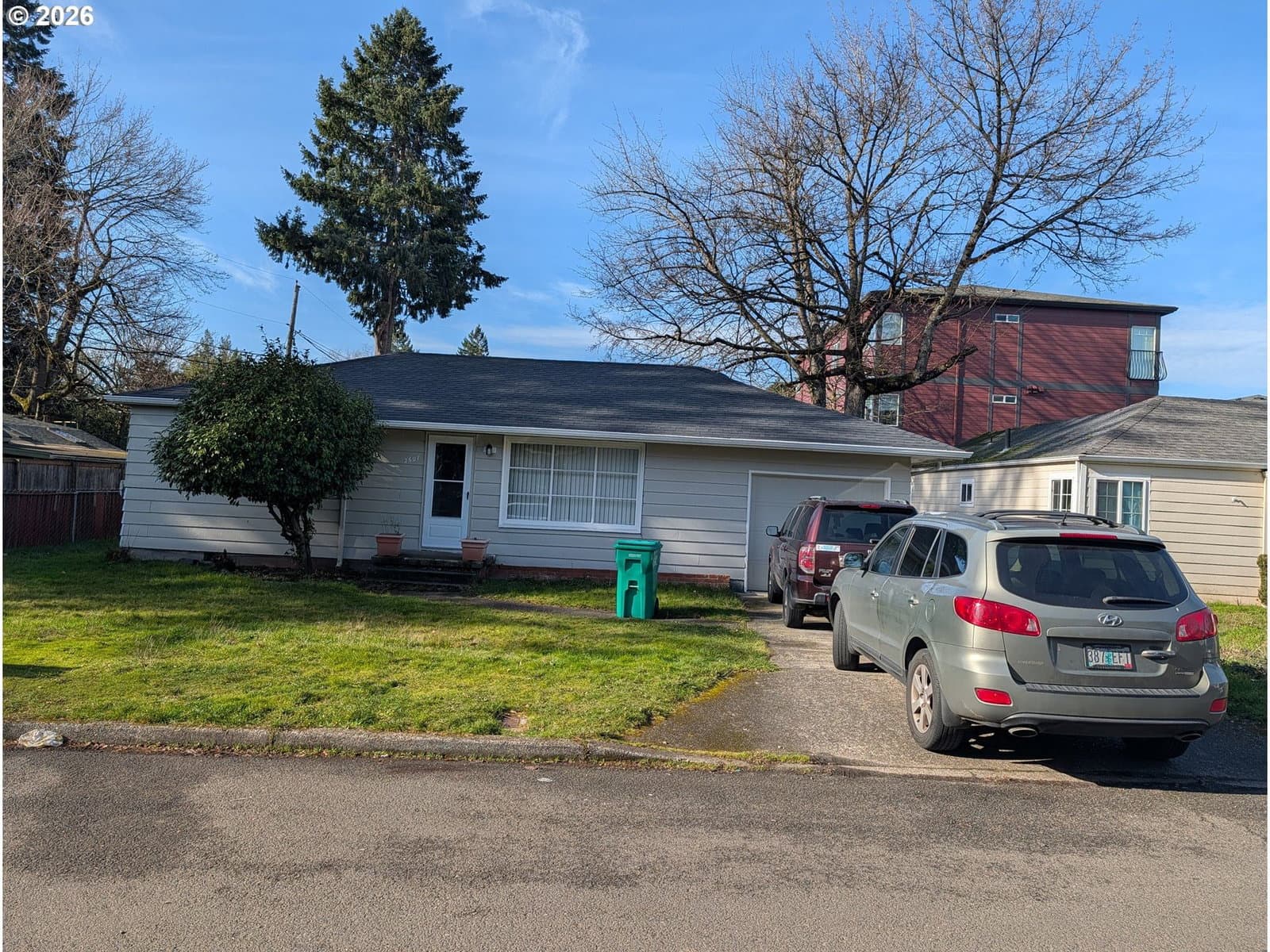 Listing photo 1 of 3