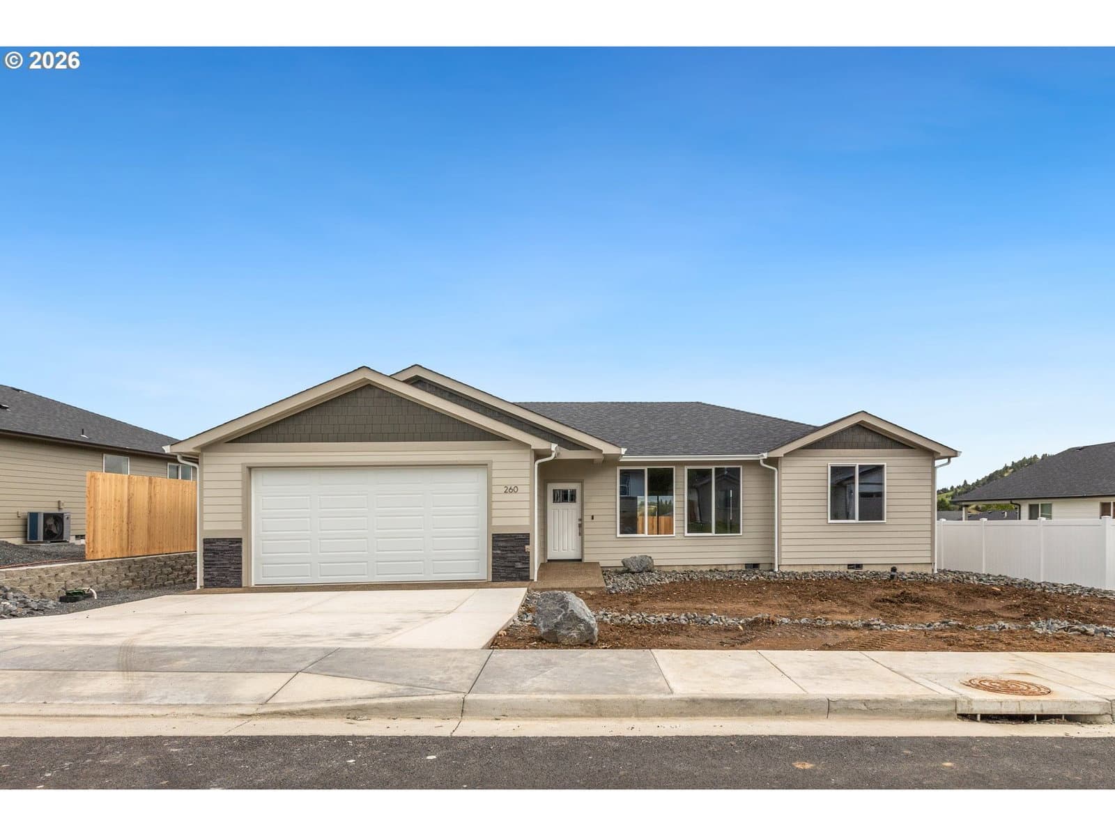 Listing photo 1 of 6