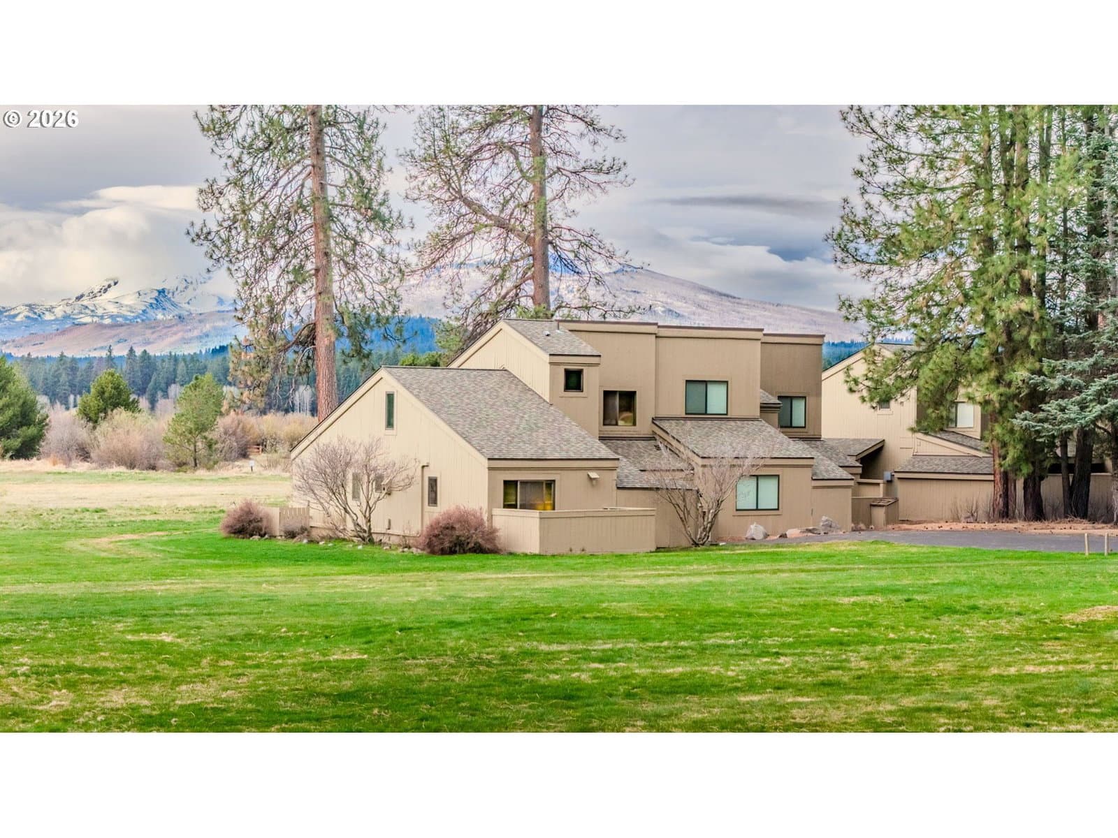 Listing photo 1 of 6