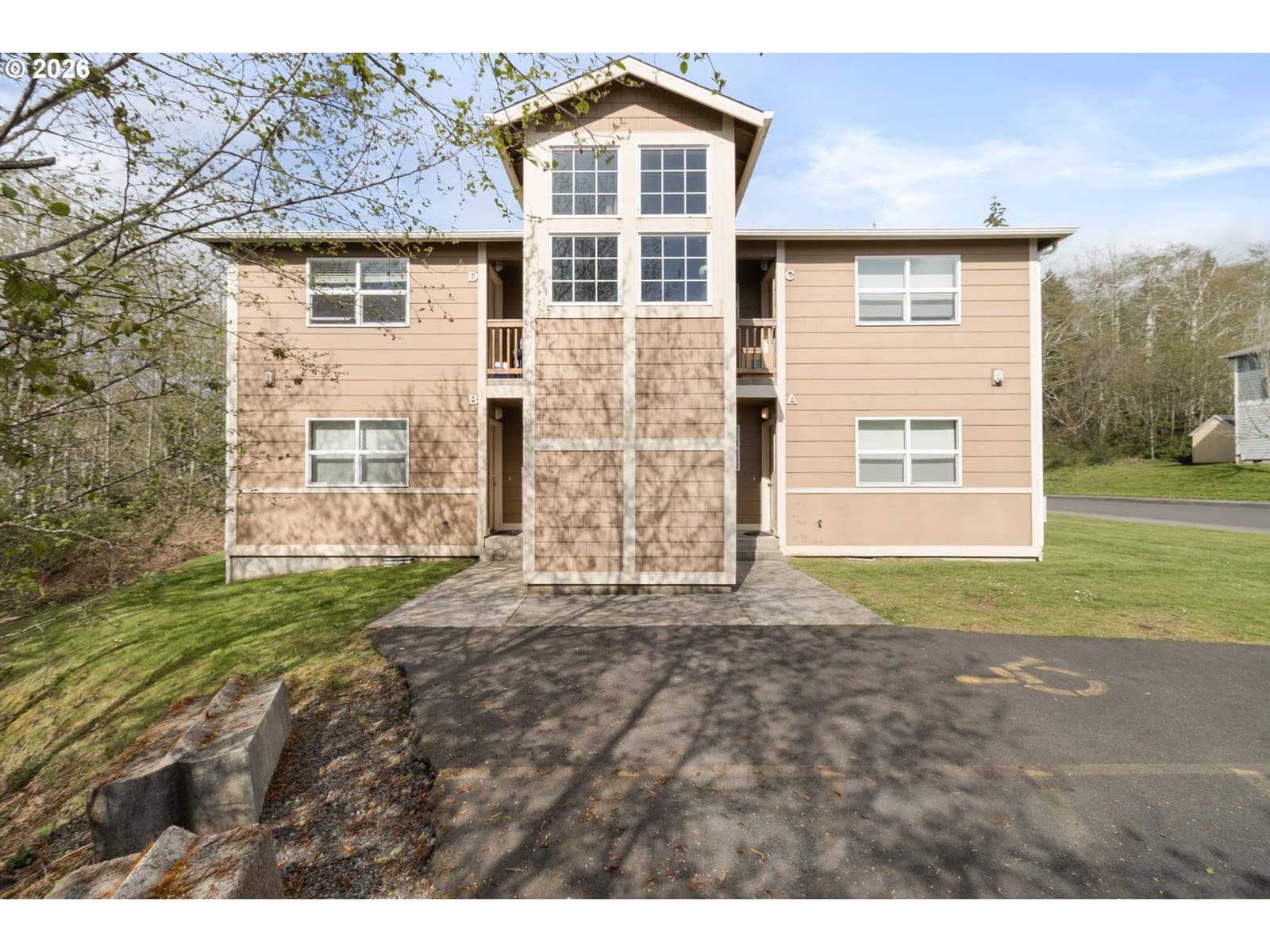 Listing photo 1 of 5