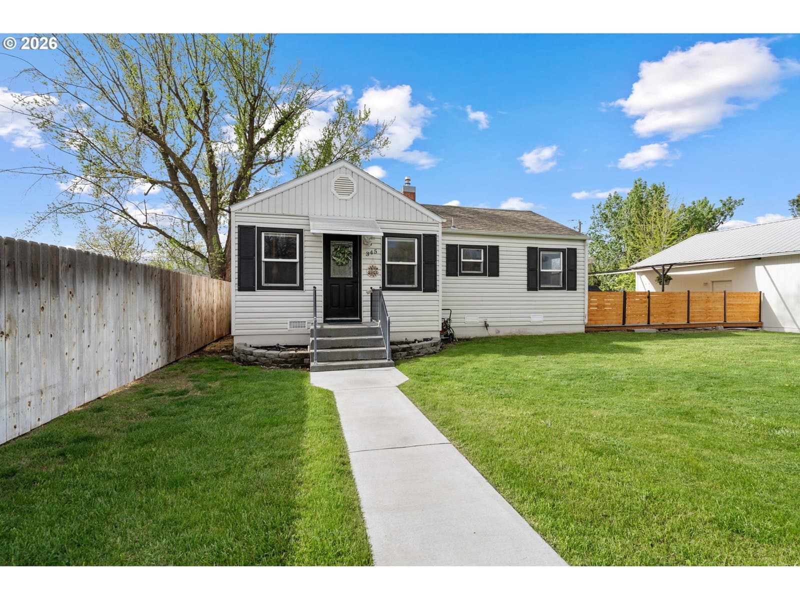 Listing photo 1 of 6