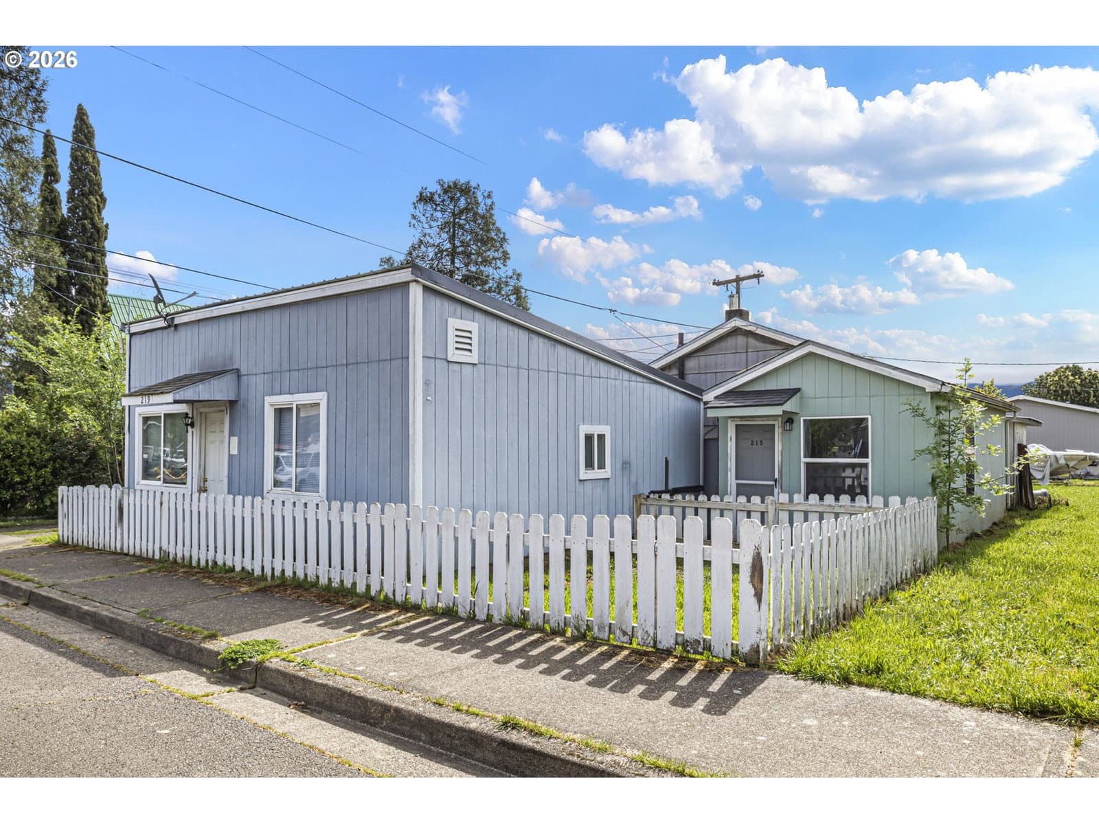 Listing photo 1 of 6