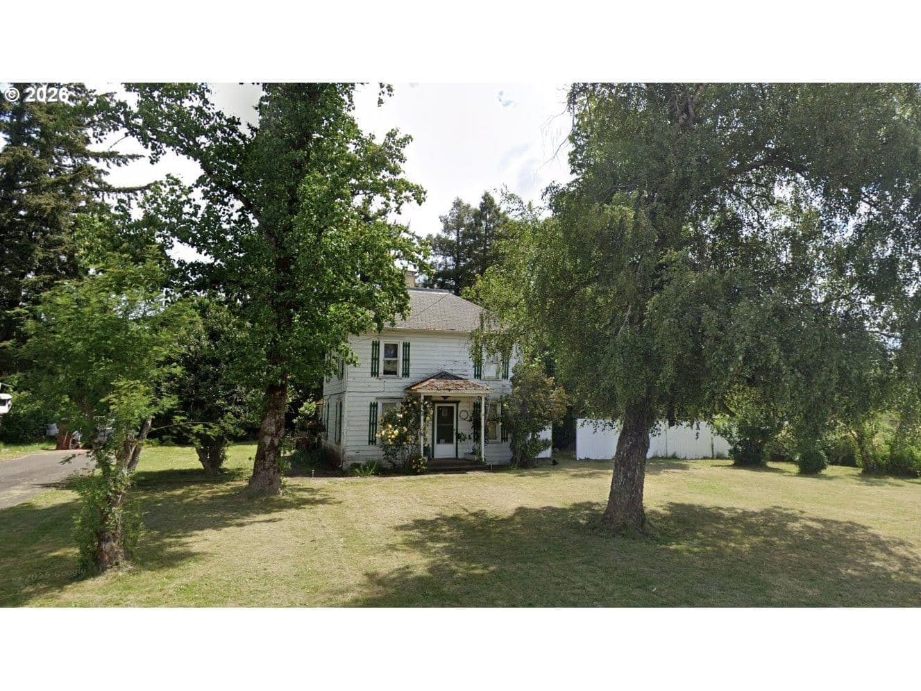 Listing photo 1 of 4