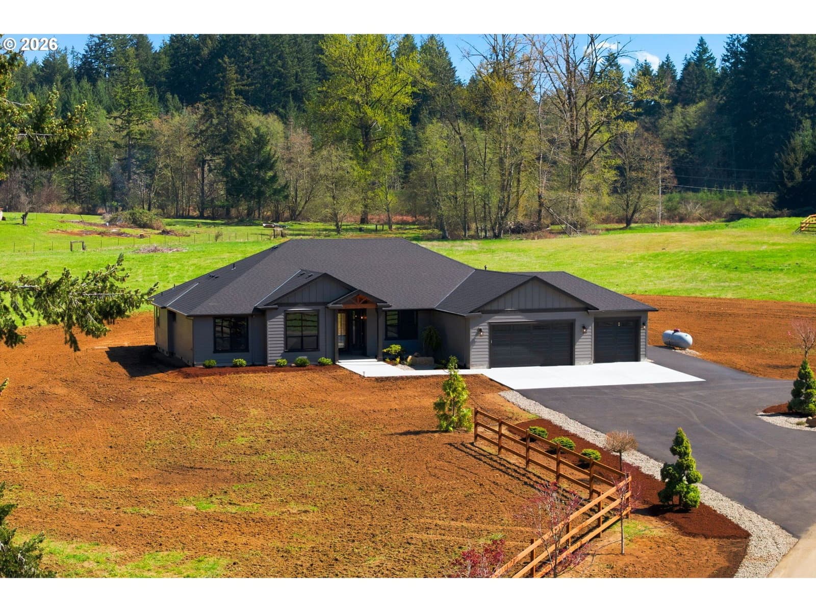 Listing photo 1 of 6