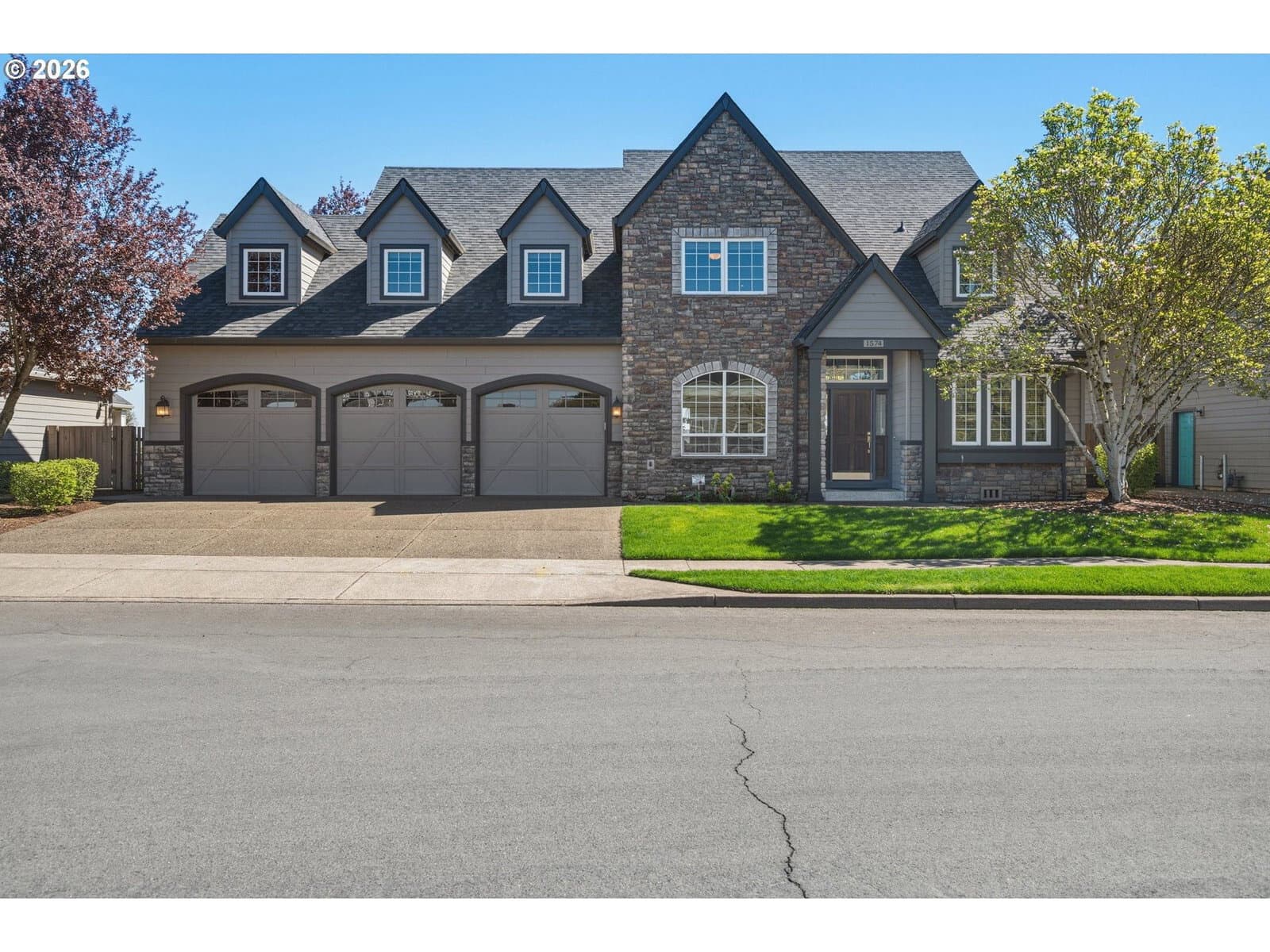 Listing photo 1 of 6