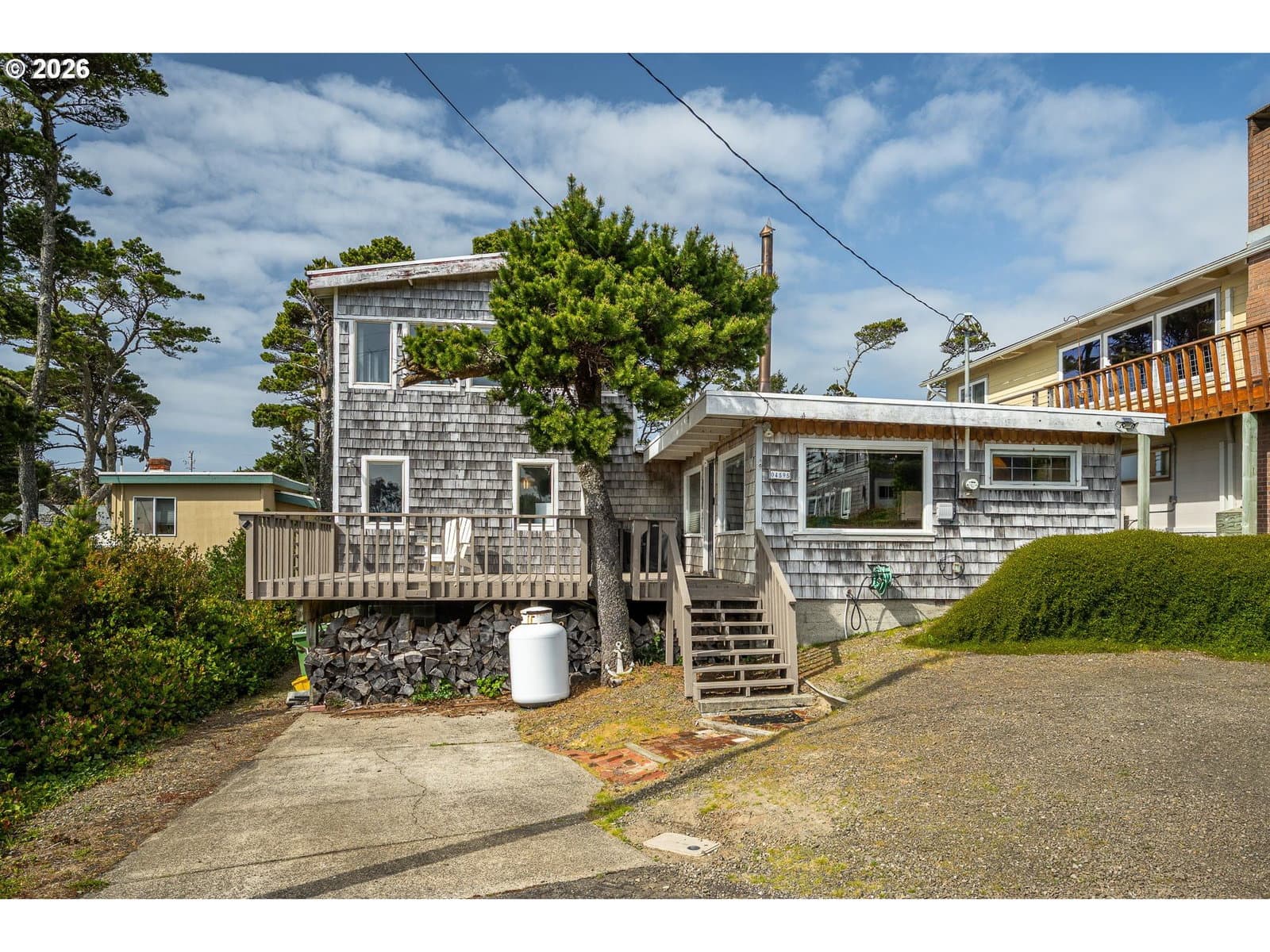 Listing photo 1 of 6