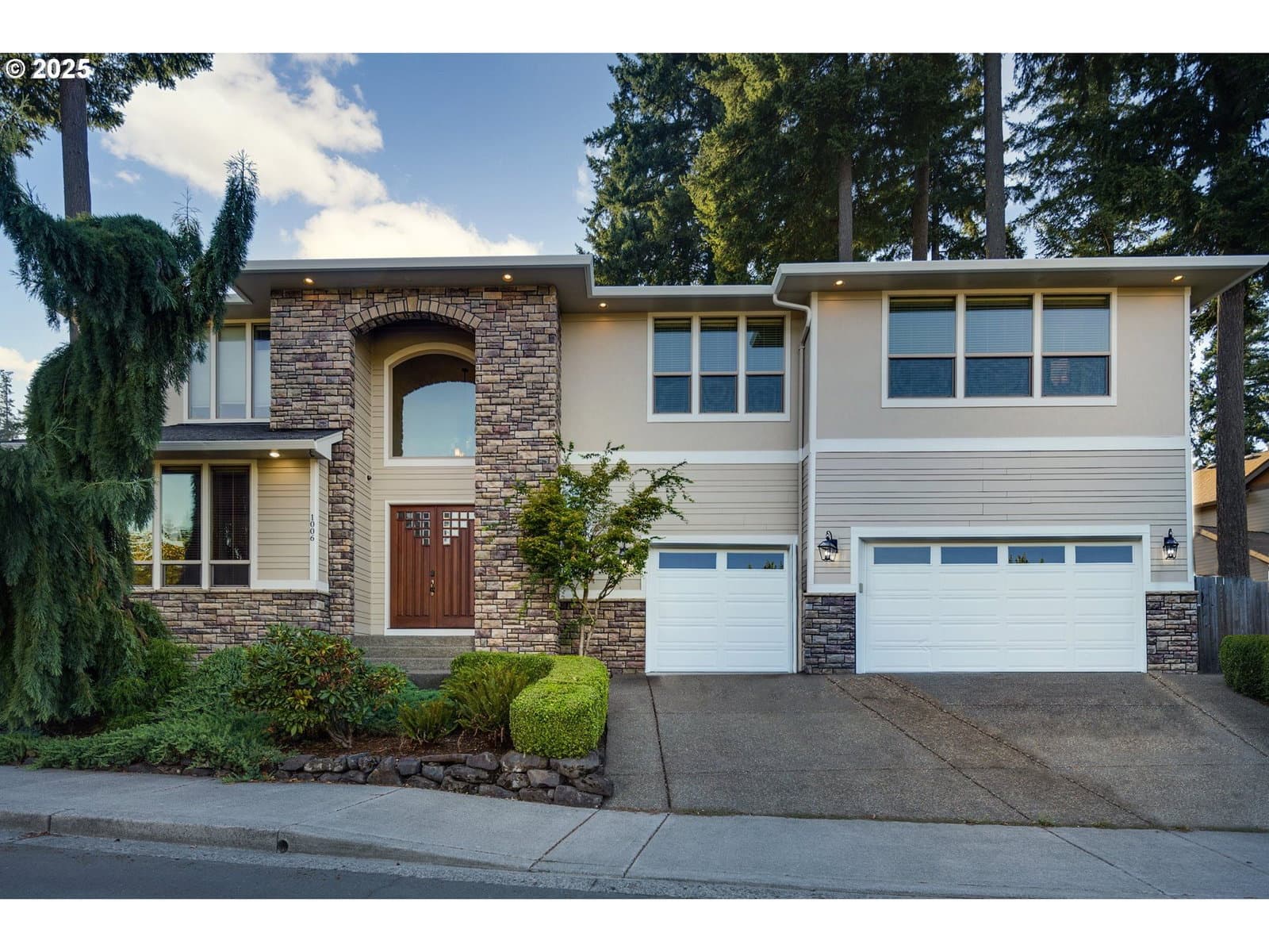 Listing photo 1 of 6