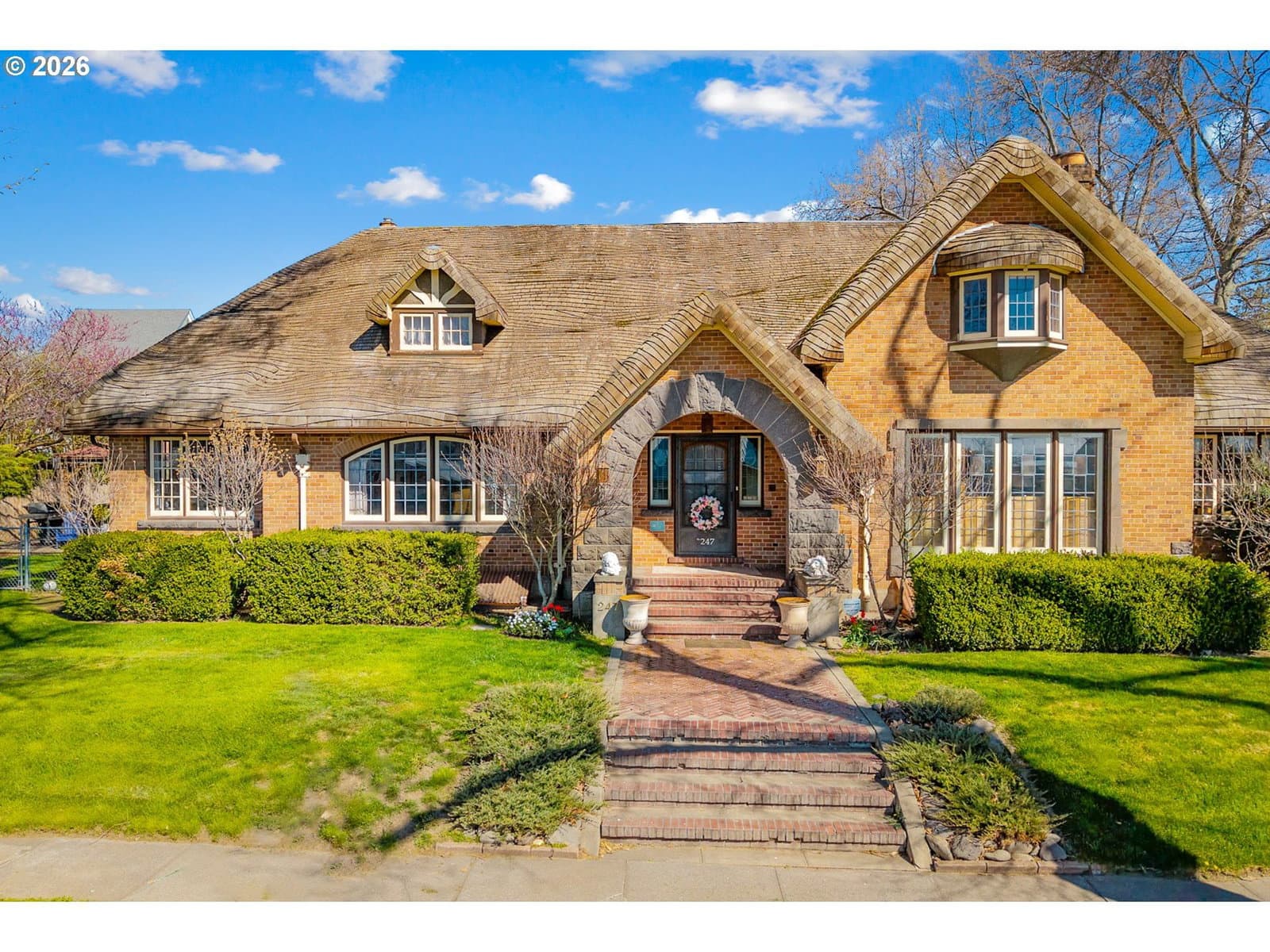 Listing photo 1 of 6