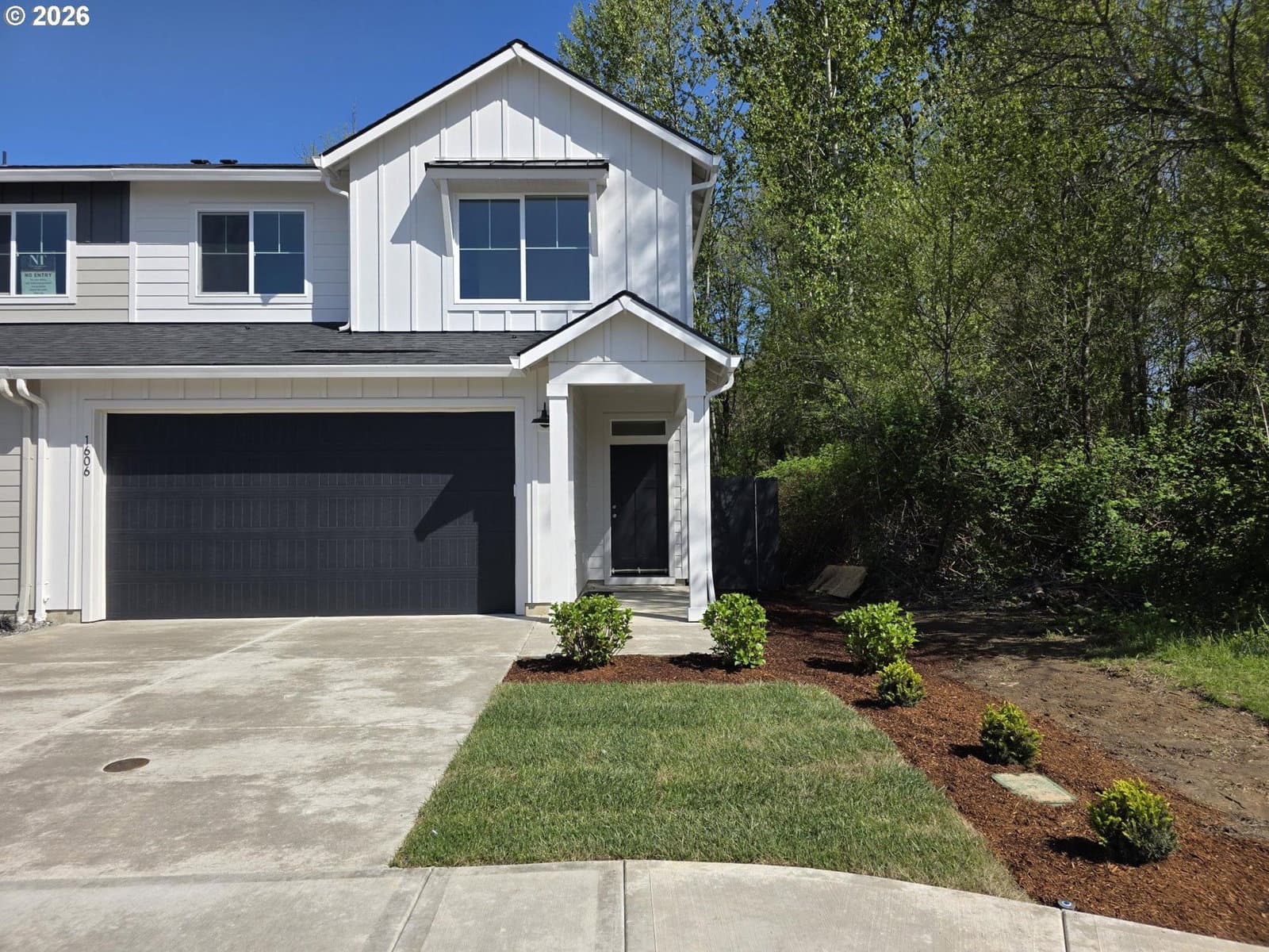 Listing photo 1 of 6