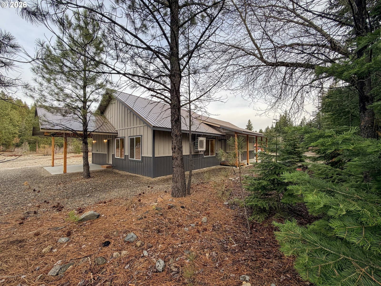 Listing photo 1 of 6