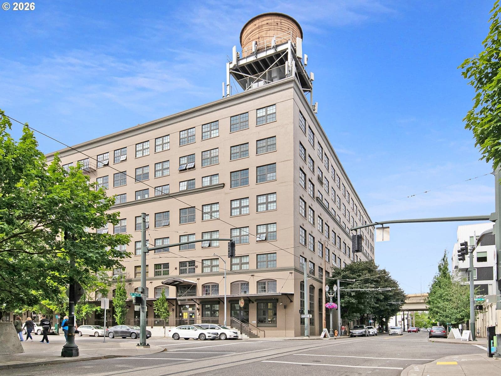 Listing photo 1 of 6