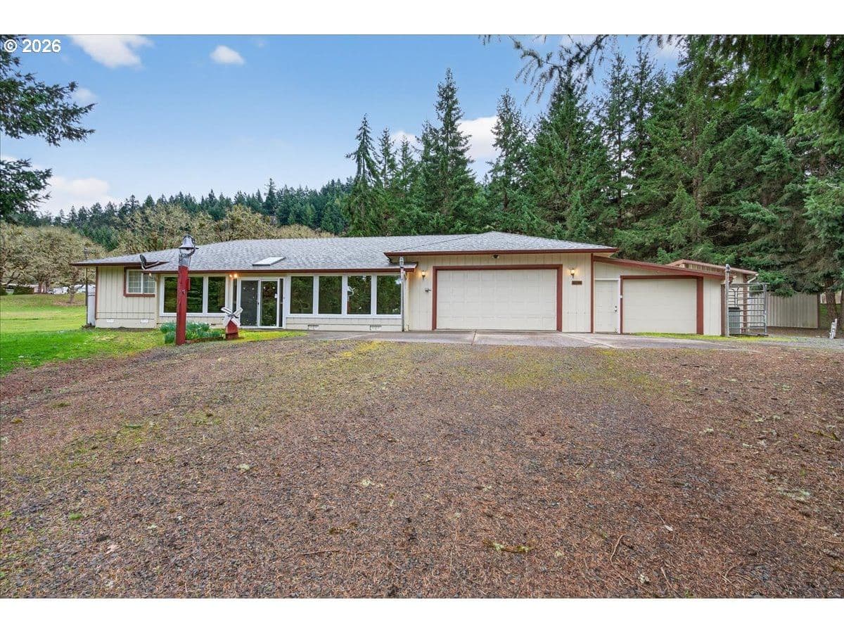 Listing photo 1 of 6