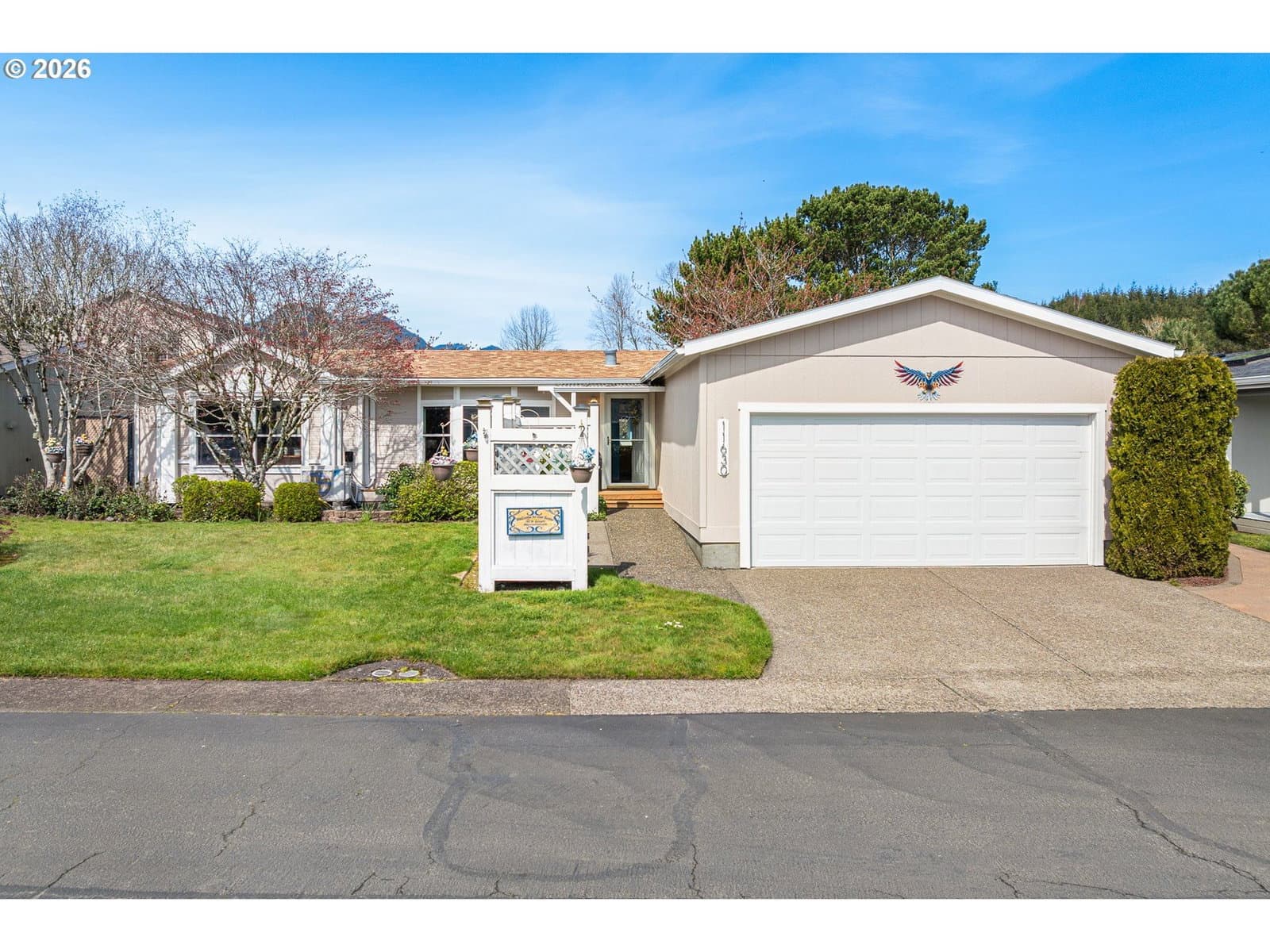 Listing photo 1 of 6