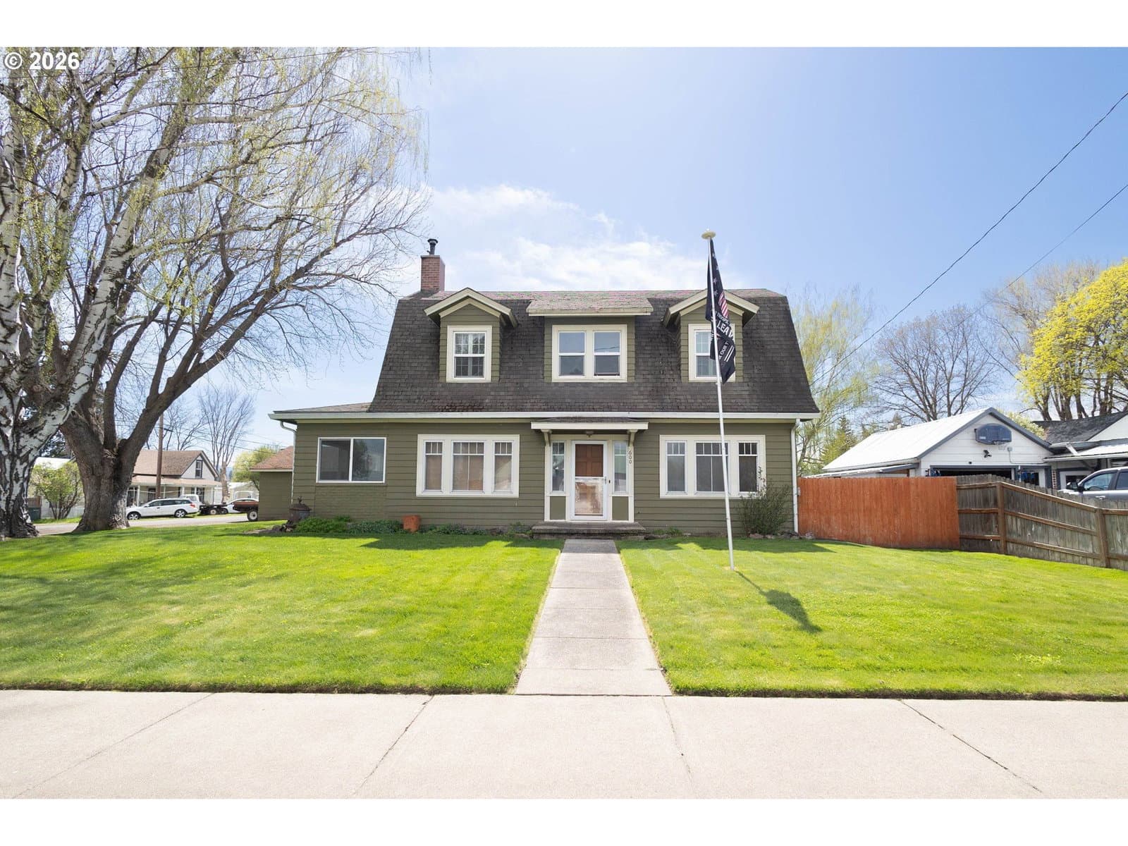 Listing photo 1 of 6