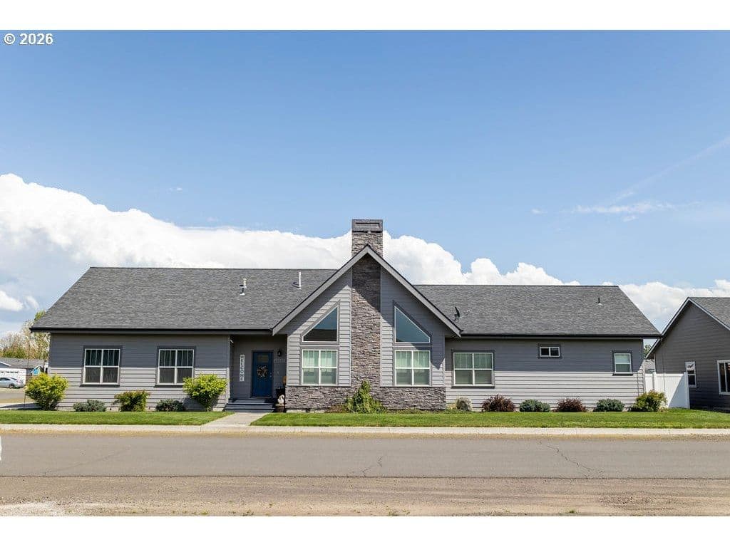 Listing photo 1 of 6