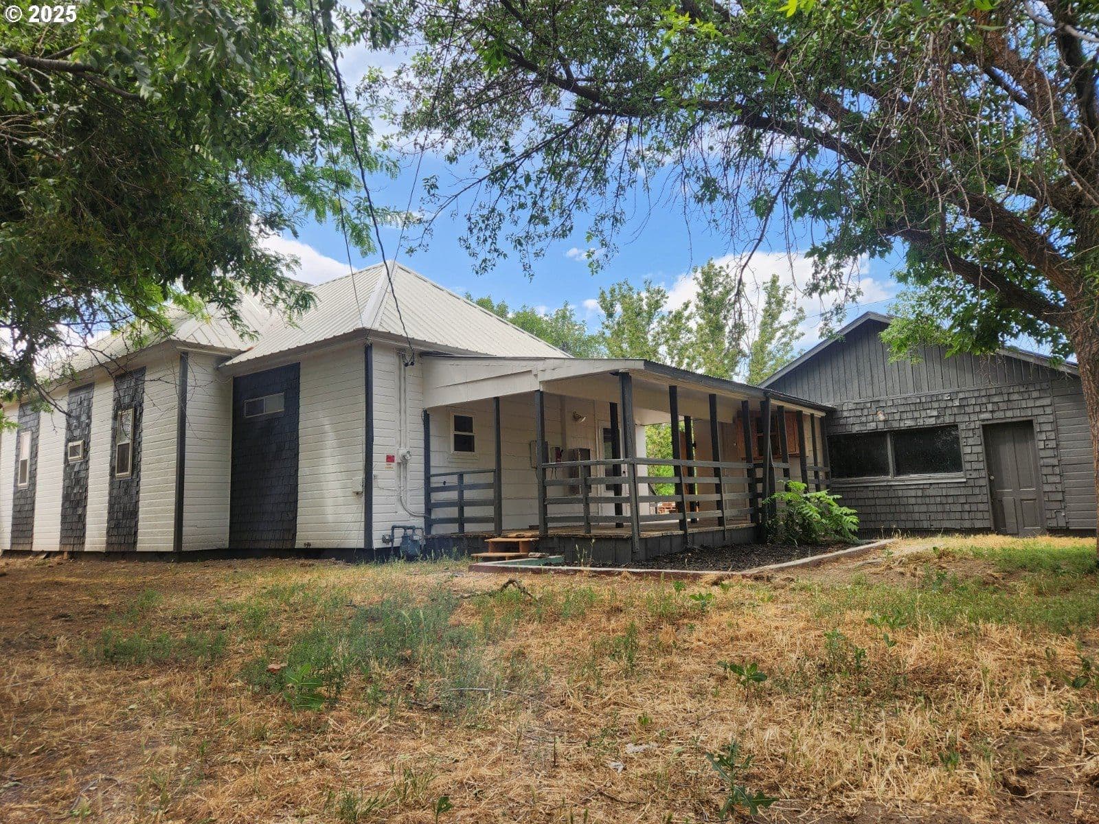 Listing photo 1 of 6