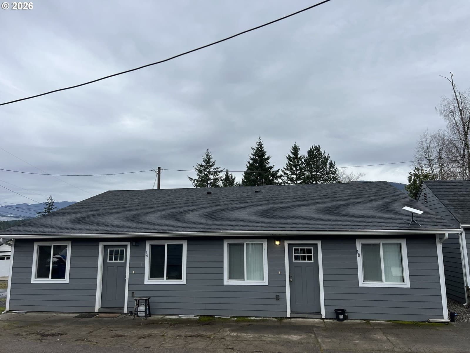 Listing photo 1 of 6