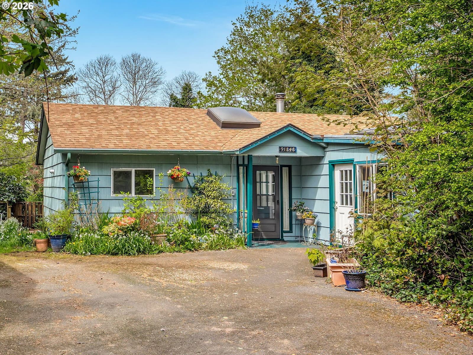 Listing photo 1 of 6