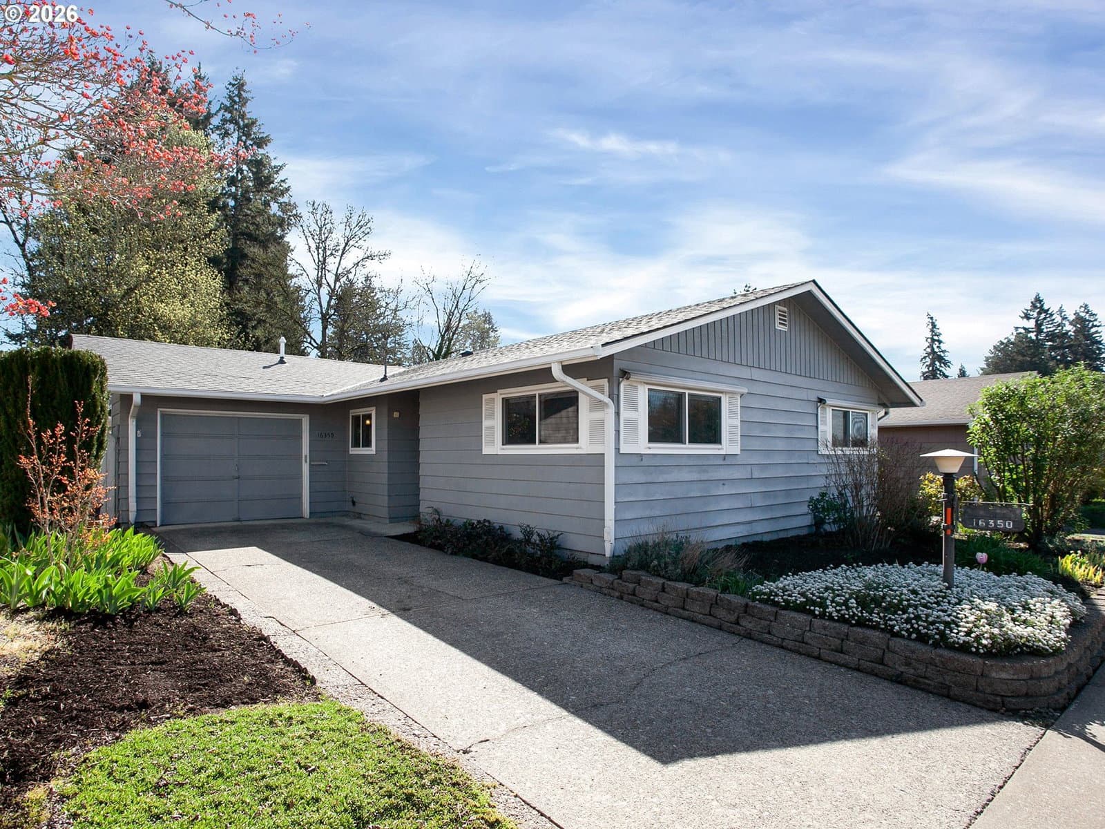 Listing photo 1 of 6