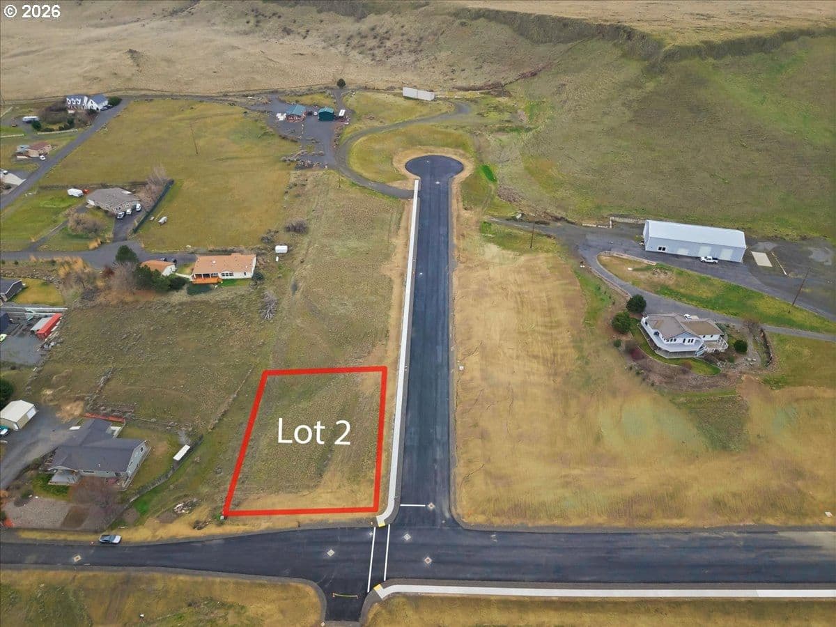 Listing photo 1 of 3