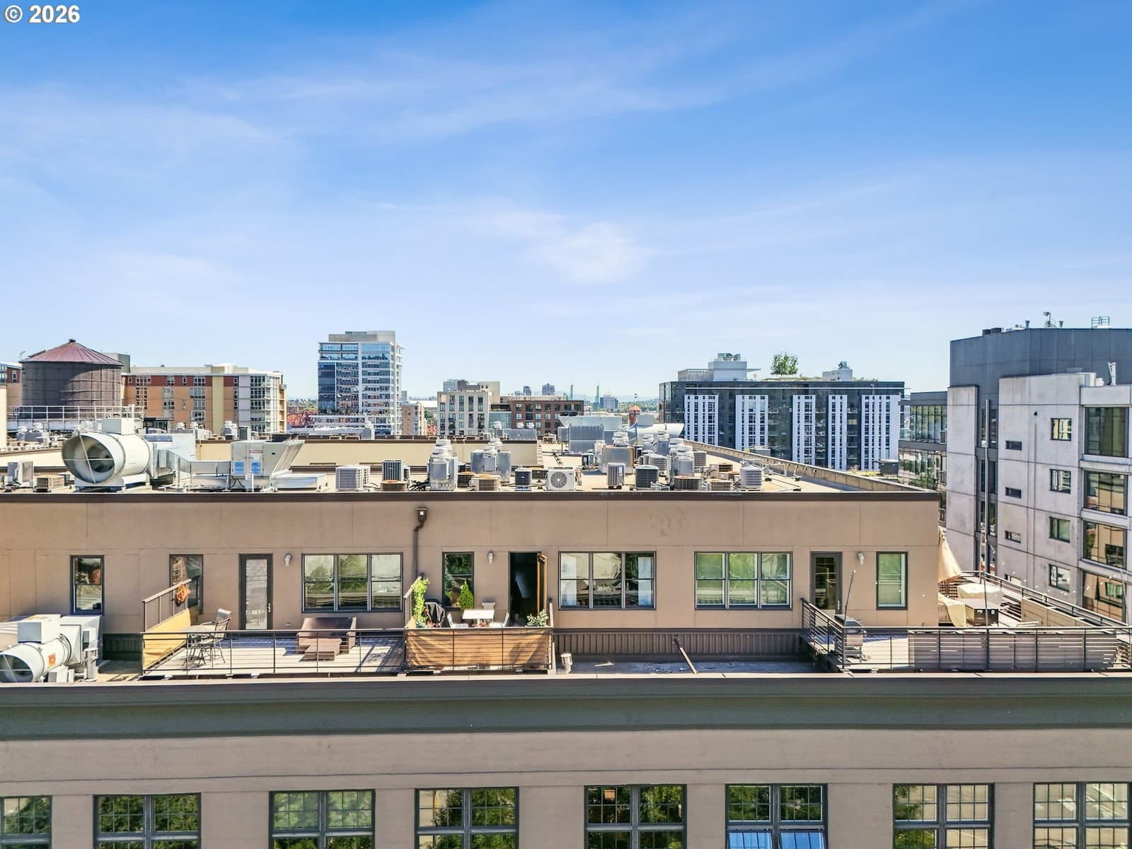 Listing photo 1 of 6